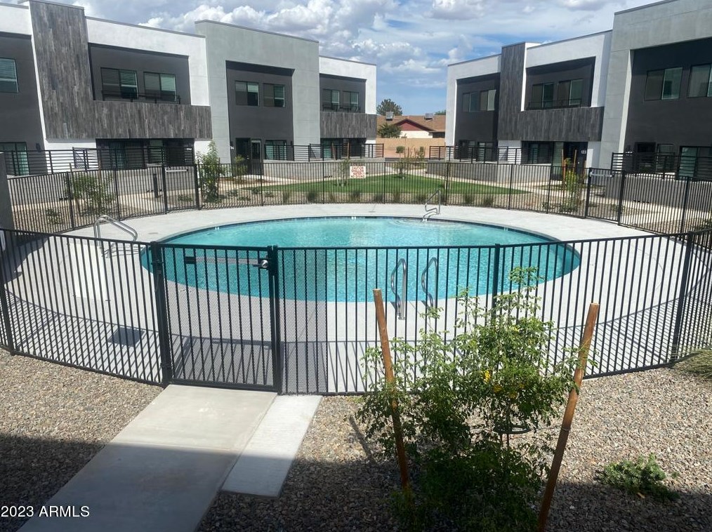 432 S 32nd St #106, Mesa, AZ 85204