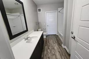 200 E Thomas Rd, Phoenix, AZ 85012 - Photo 6
