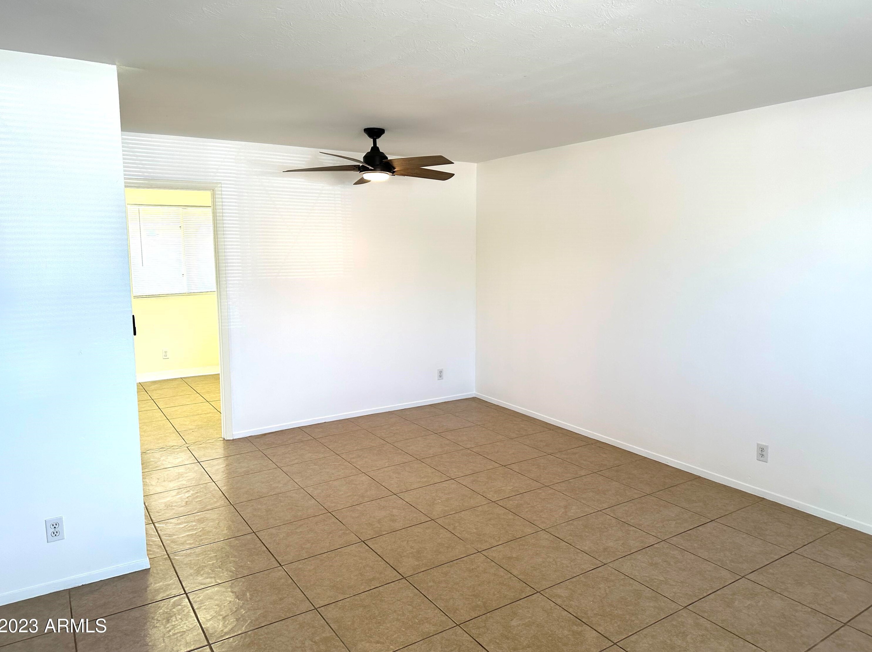 2921 Shangri La Rd, Phoenix AZ  85028-2626 exterior