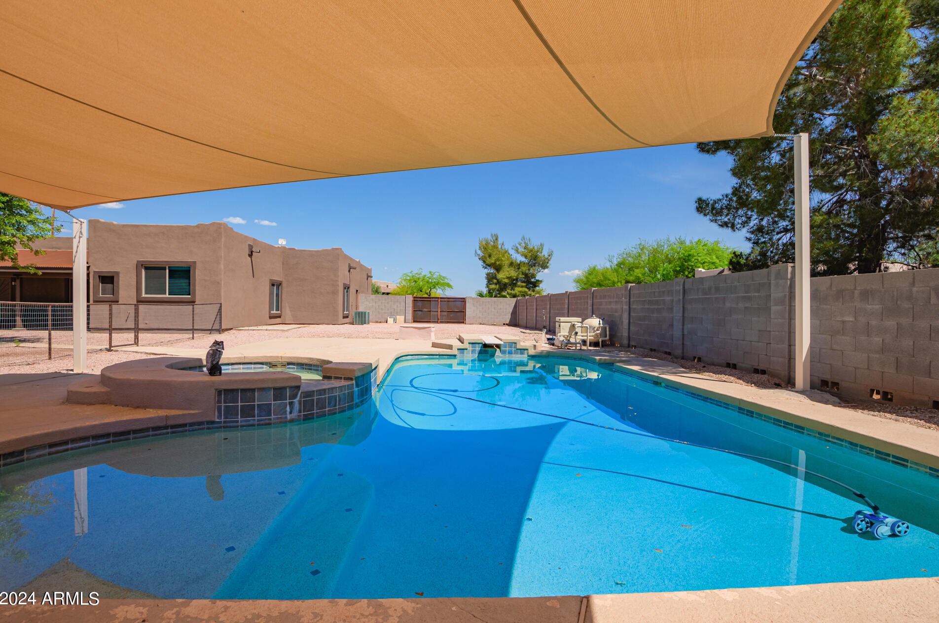 36236 11 Ave, Phoenix AZ 85013-3074 exterior