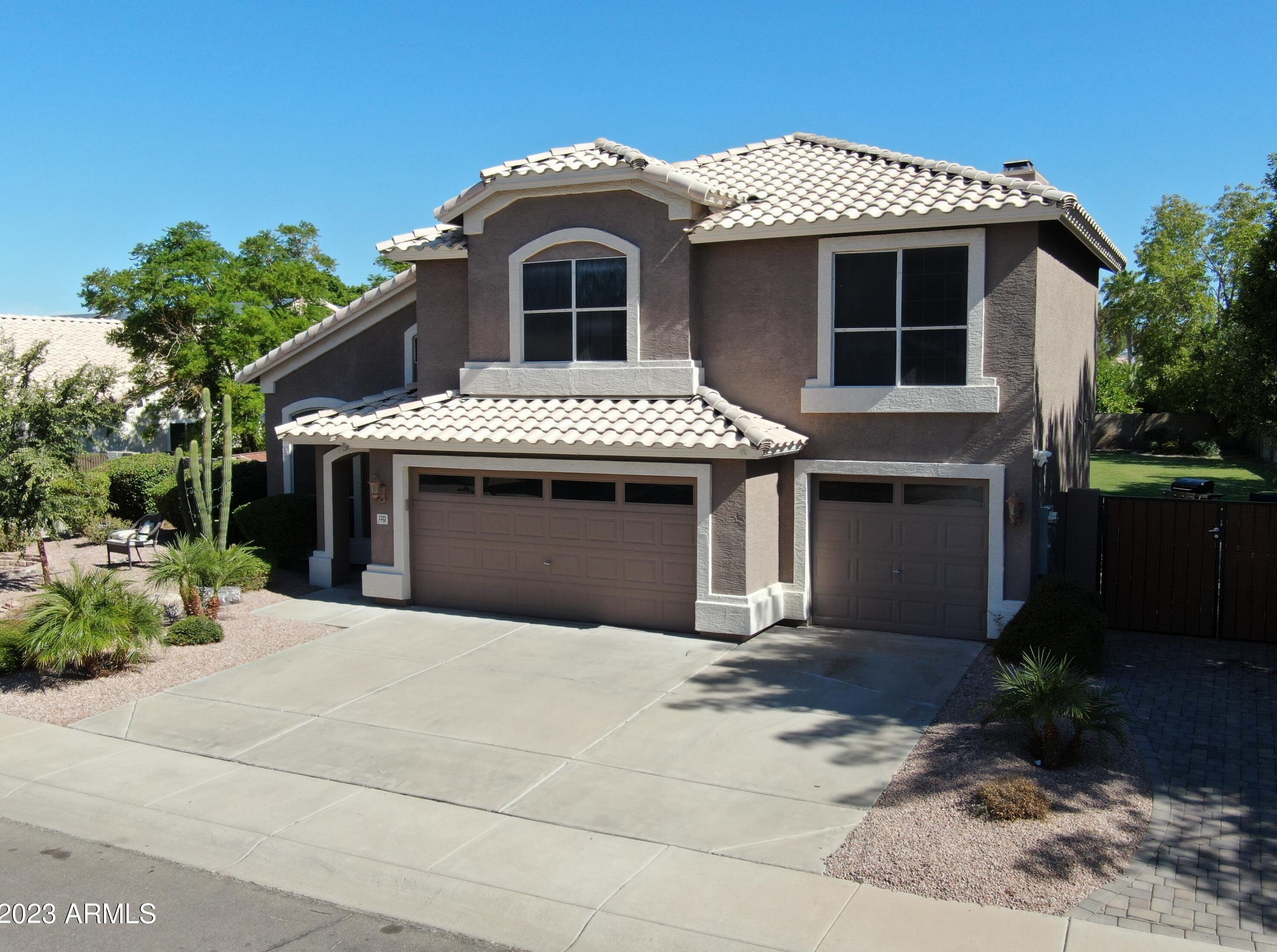 1323 N Bedford Dr, Chandler, AZ 85225