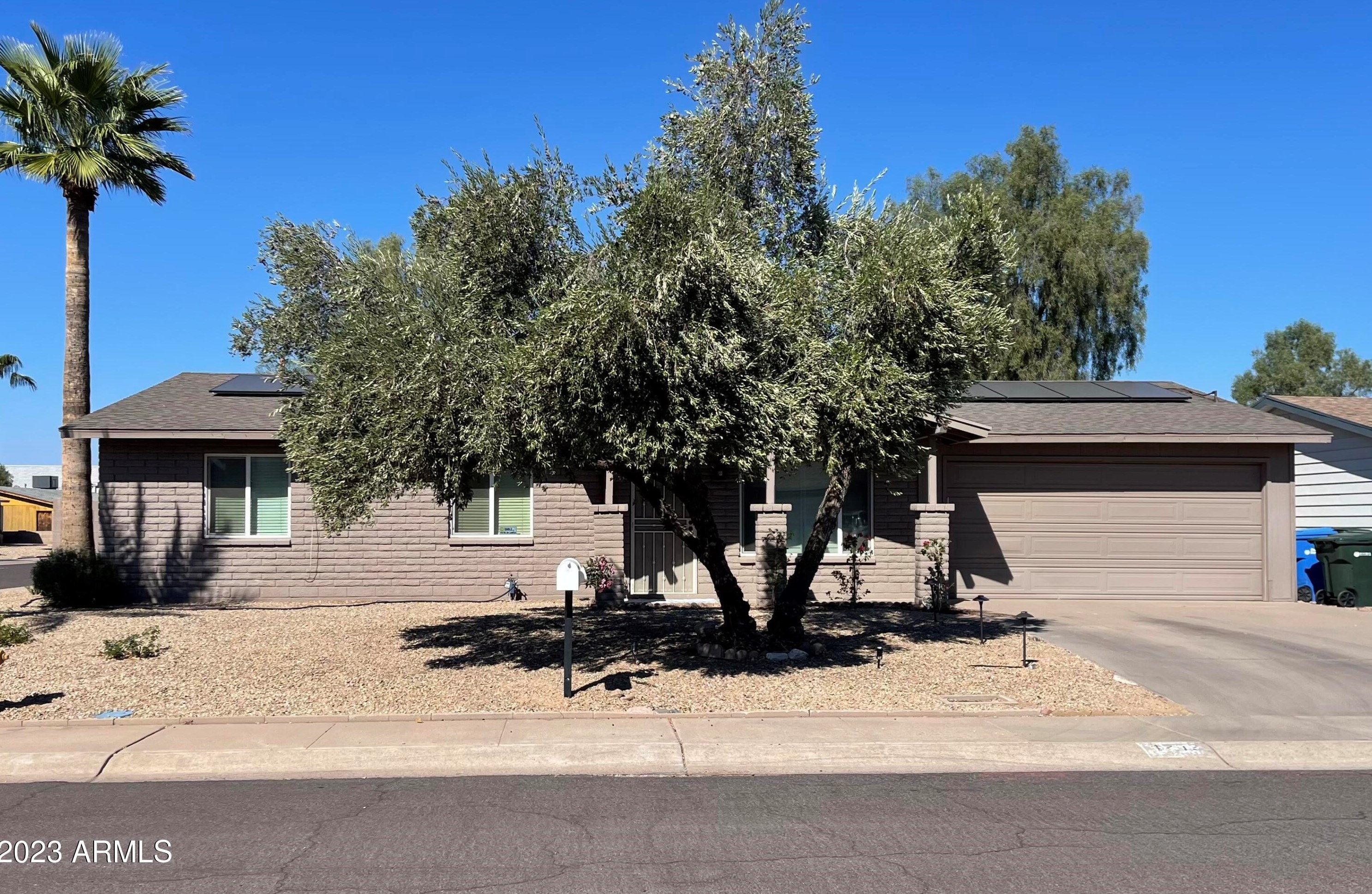 3232 E Poinsettia Dr, Phoenix, AZ 85028