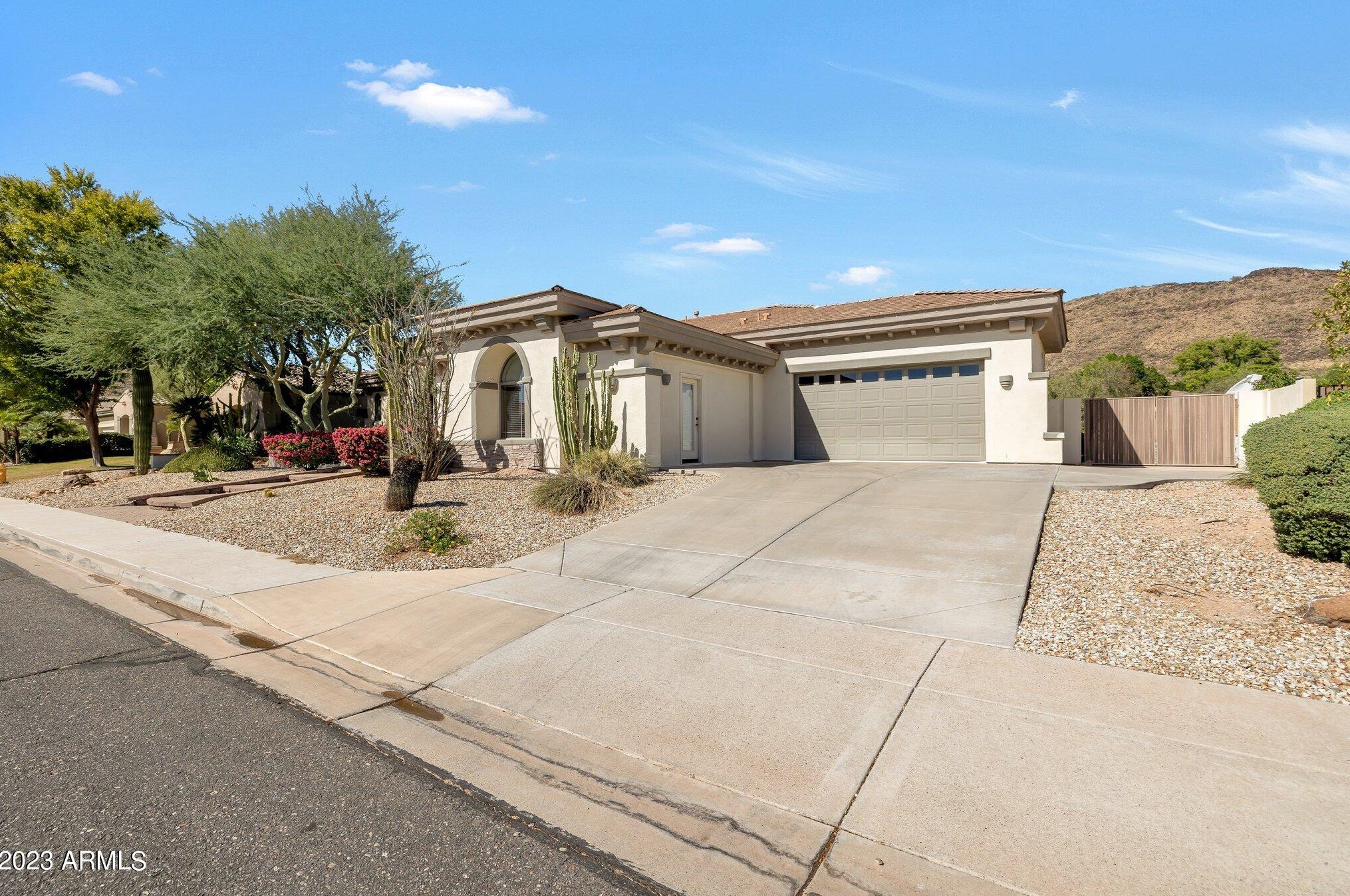 4522 Moon Blossum Ln, Phoenix, AZ 85083-1673