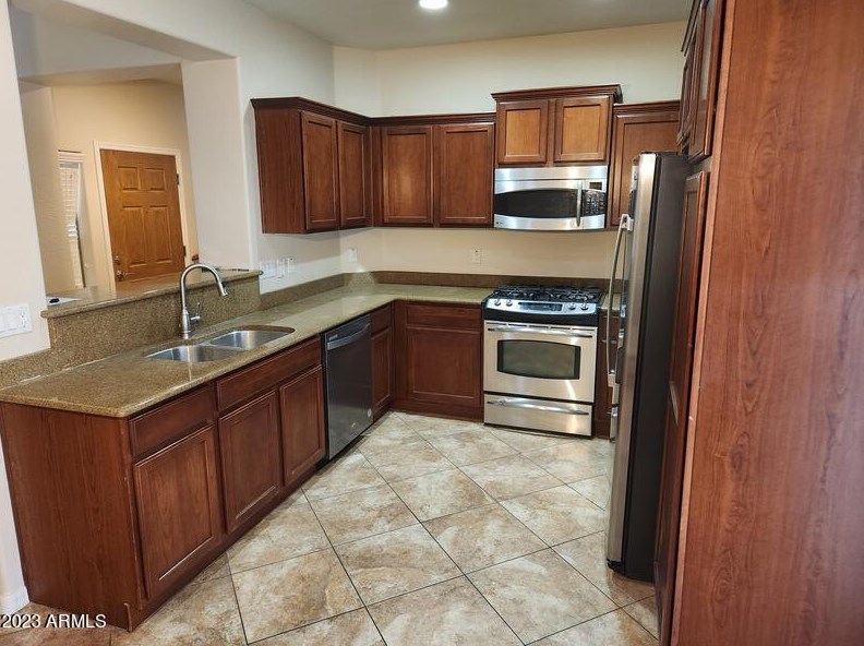 3975 E Melinda Dr, Phoenix, AZ 85050