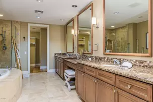 2211 E Camelback Rd, Phoenix, AZ 85016 - Photo 18