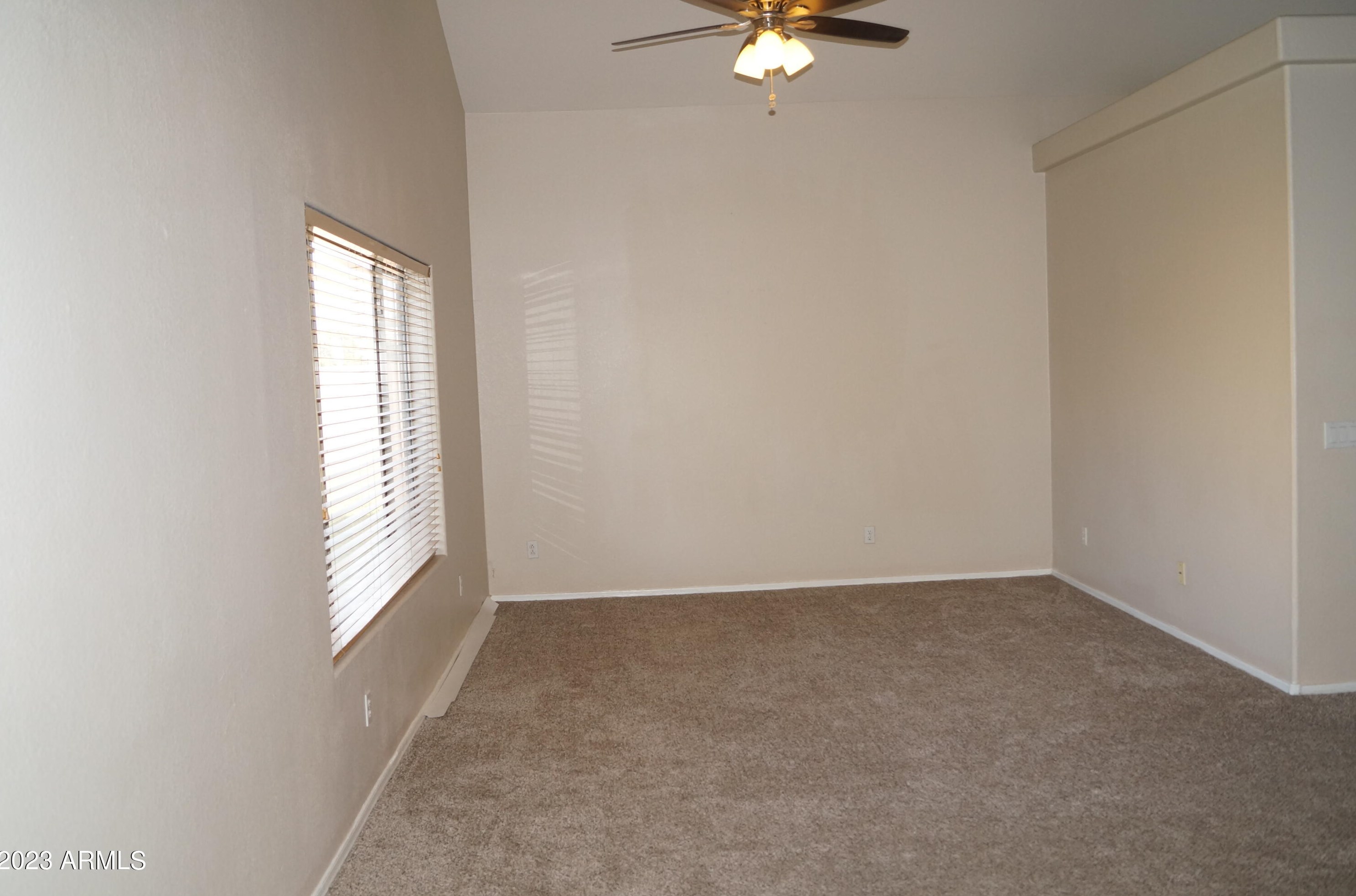 8102 Hammond Ln, Phoenix AZ  85043-7472 exterior