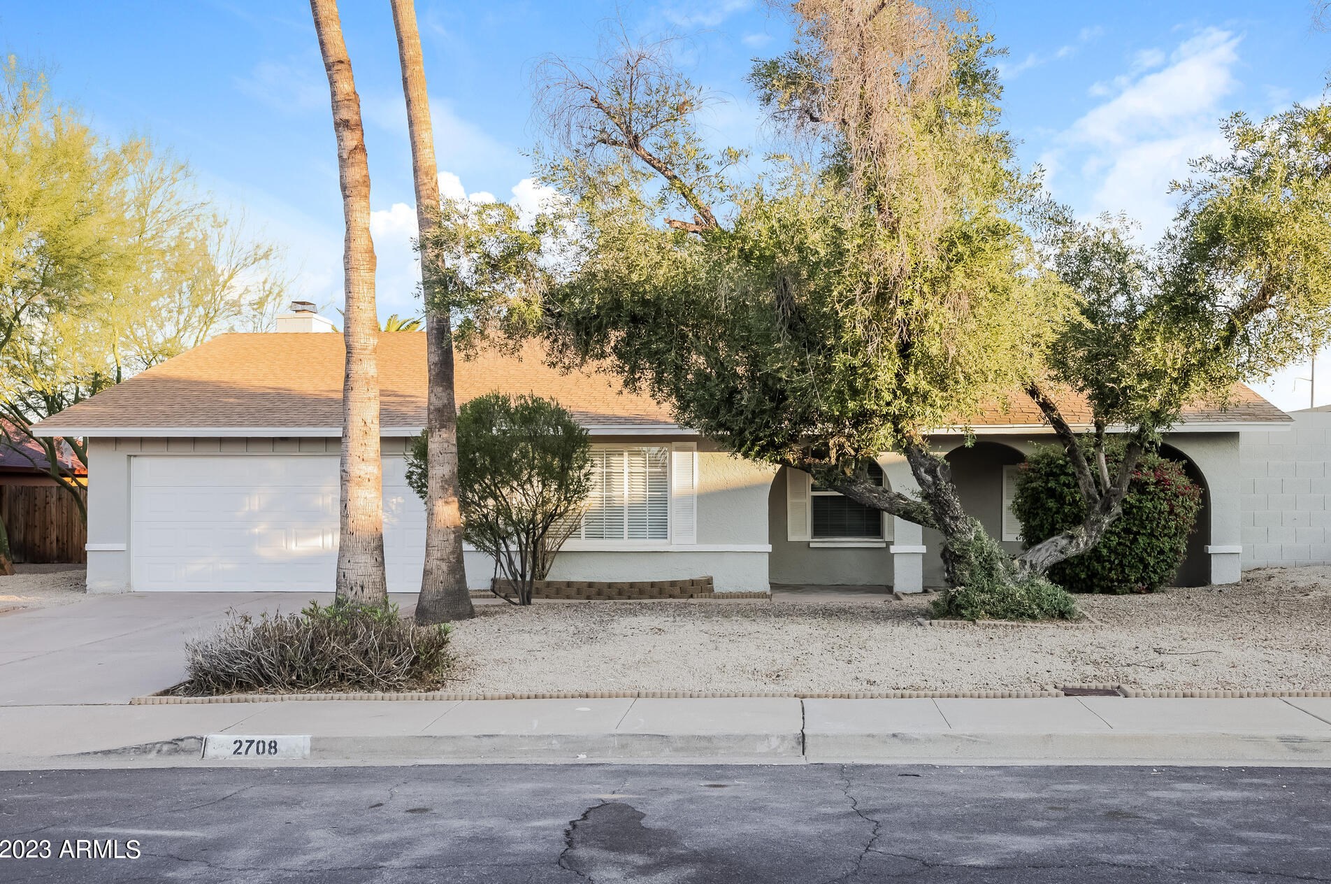 2708 E Acoma Dr, Phoenix, AZ 85032