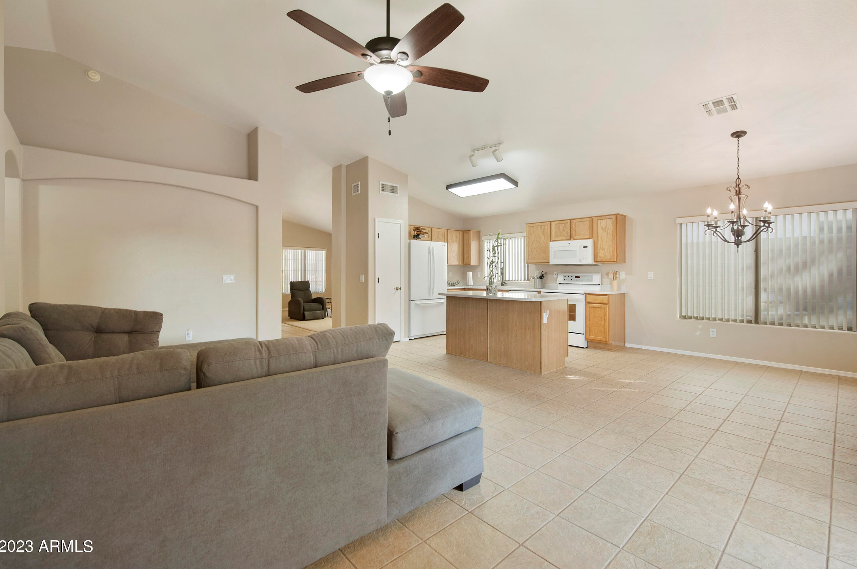 6539 Briles Rd, Phoenix AZ  85083-1050 exterior