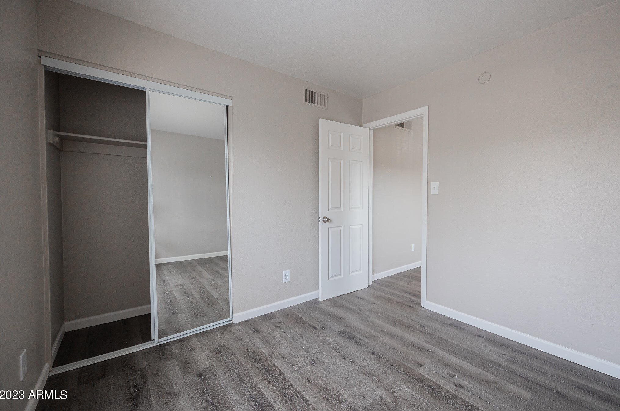 1703 Mountain View Rd, Phoenix AZ  85021-2033 exterior