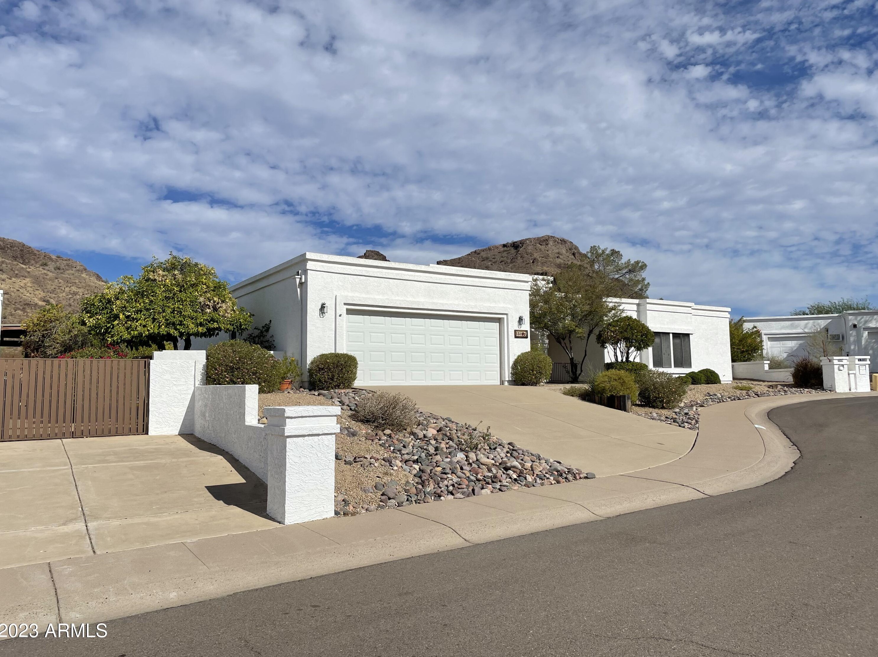 1318 E Acoma Dr, Phoenix, AZ 85022