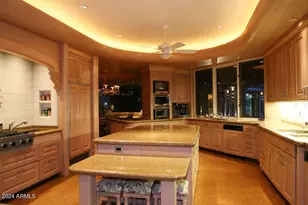 15 Biltmore Estates Dr, Phoenix, AZ 85016 - Photo 18