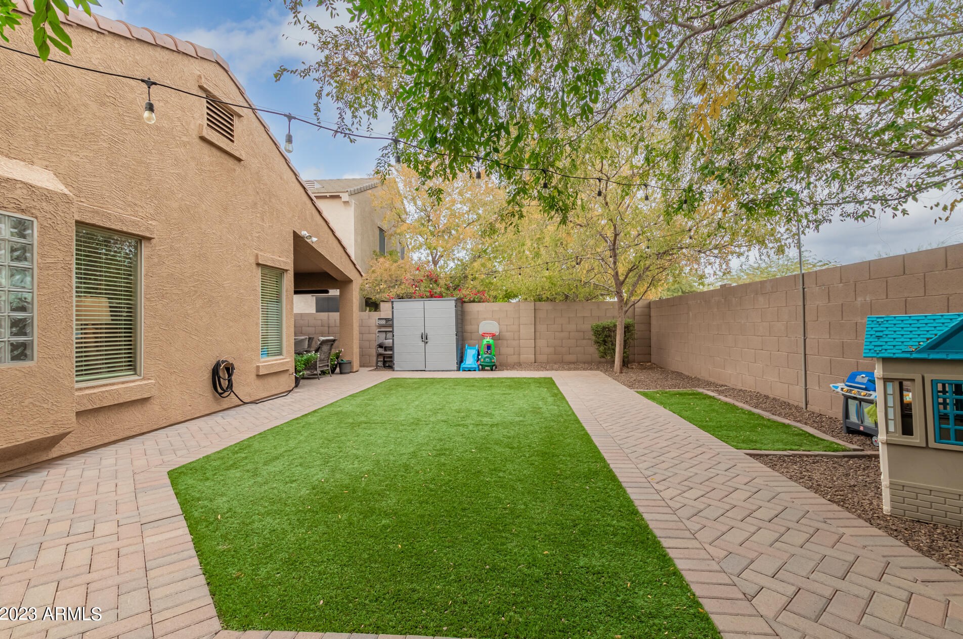 24233 28th St, Phoenix AZ  85024-6219 exterior