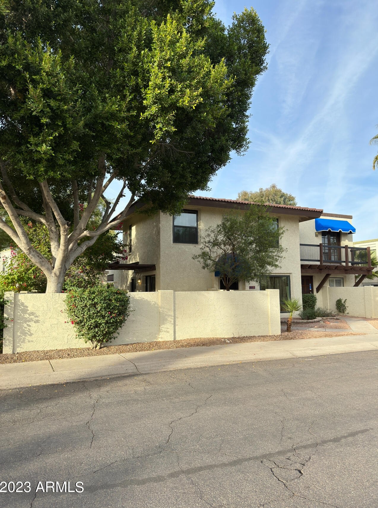 8646 51st St, Phoenix, AZ 85044-5715