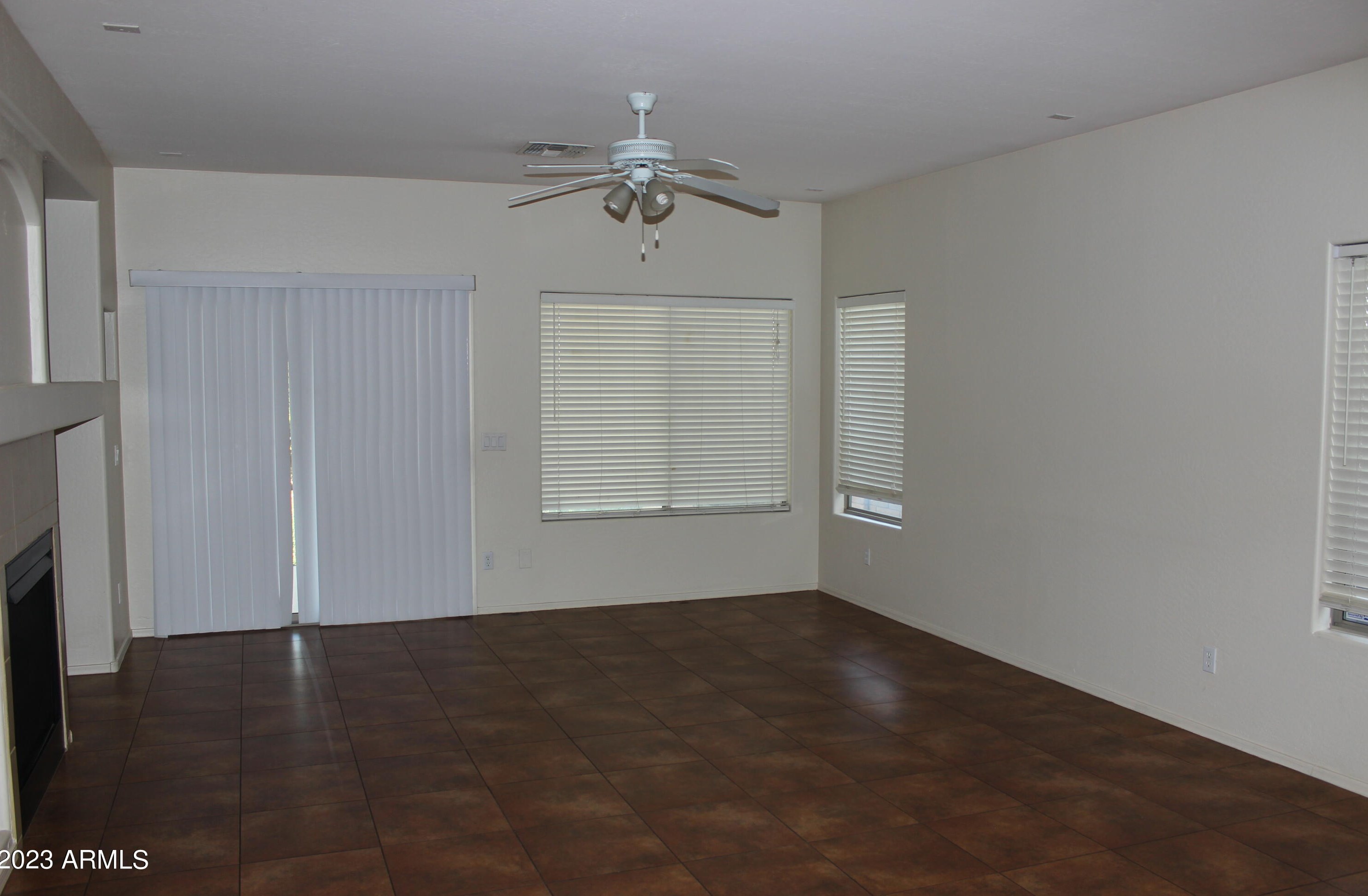 12810 Fairmount Ave, Avondale AZ  85392-6729 exterior