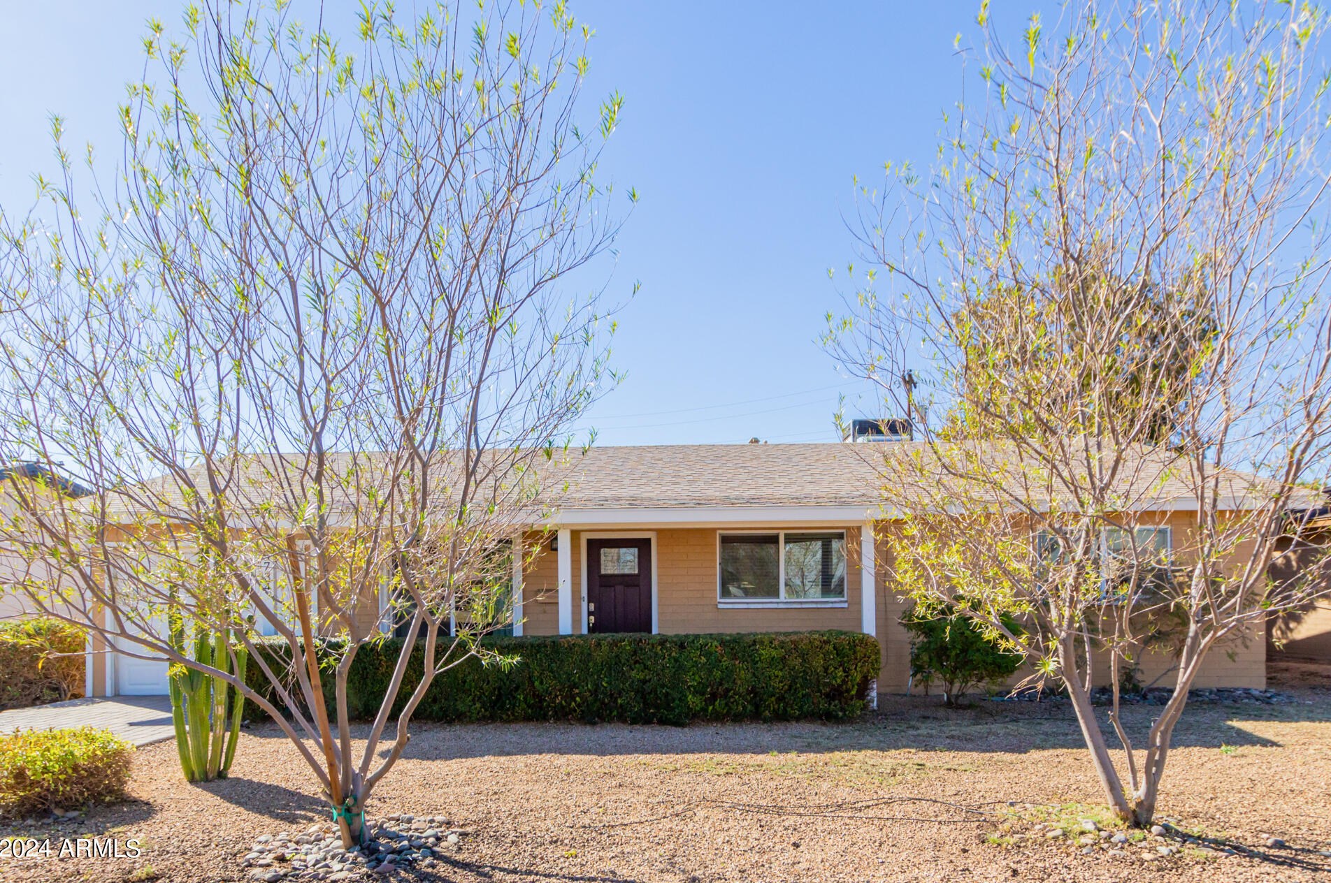 5734 19th Dr, Phoenix, AZ 85015-2439