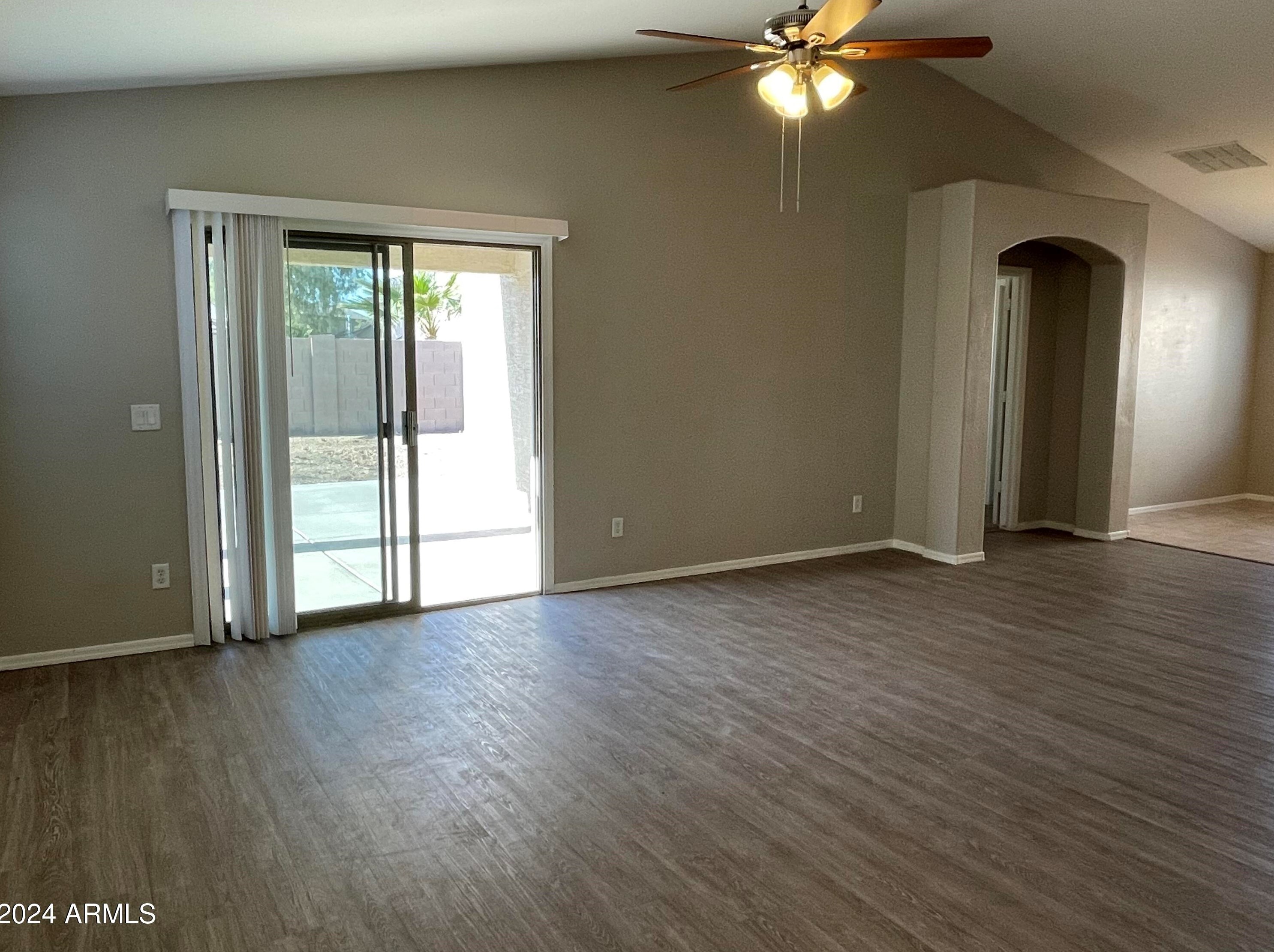 8137 W Globe Ave, Phoenix, AZ 85043