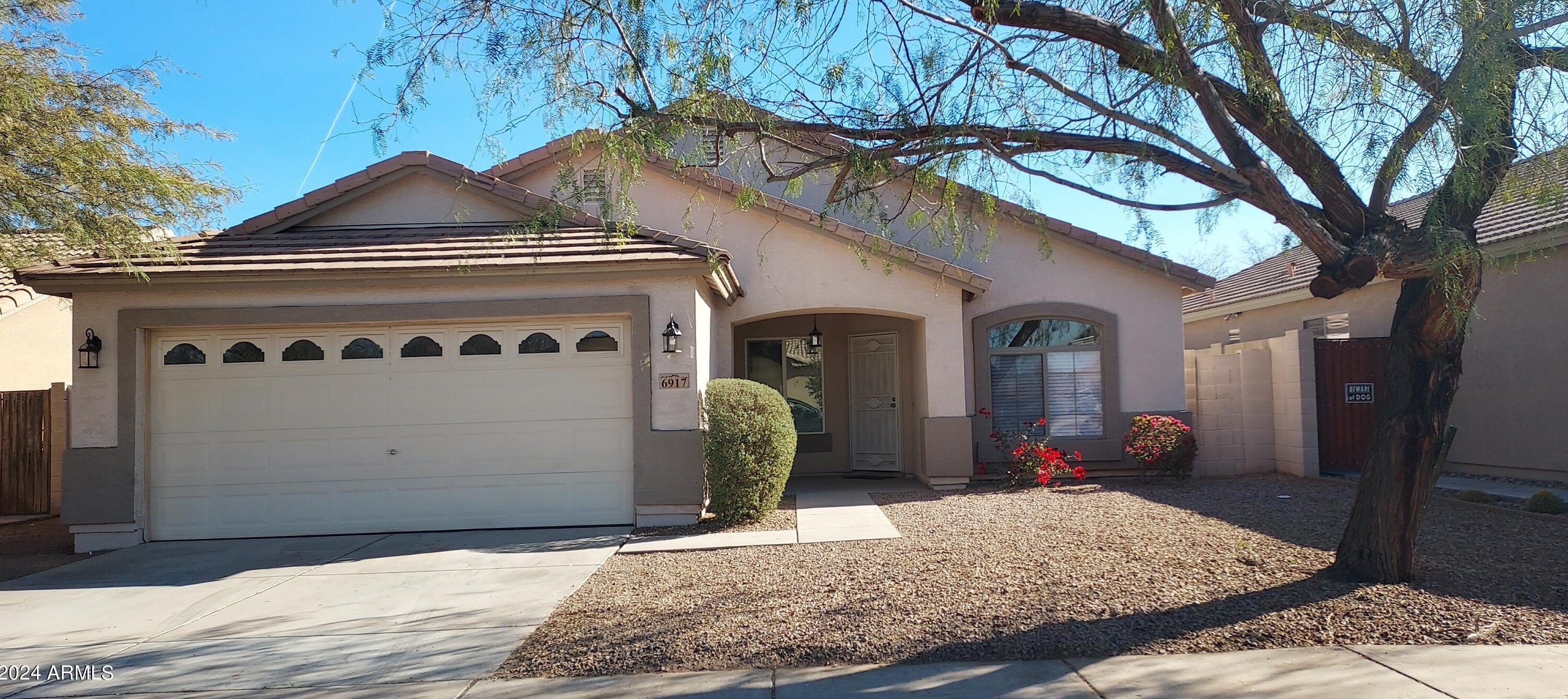 6917 11th Dr, Phoenix, AZ 85041-6743