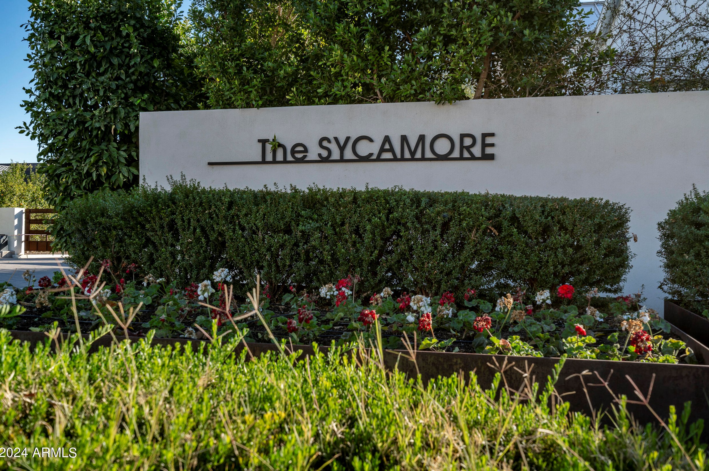 3719 Sells Dr, Phoenix AZ  85018-5625 exterior