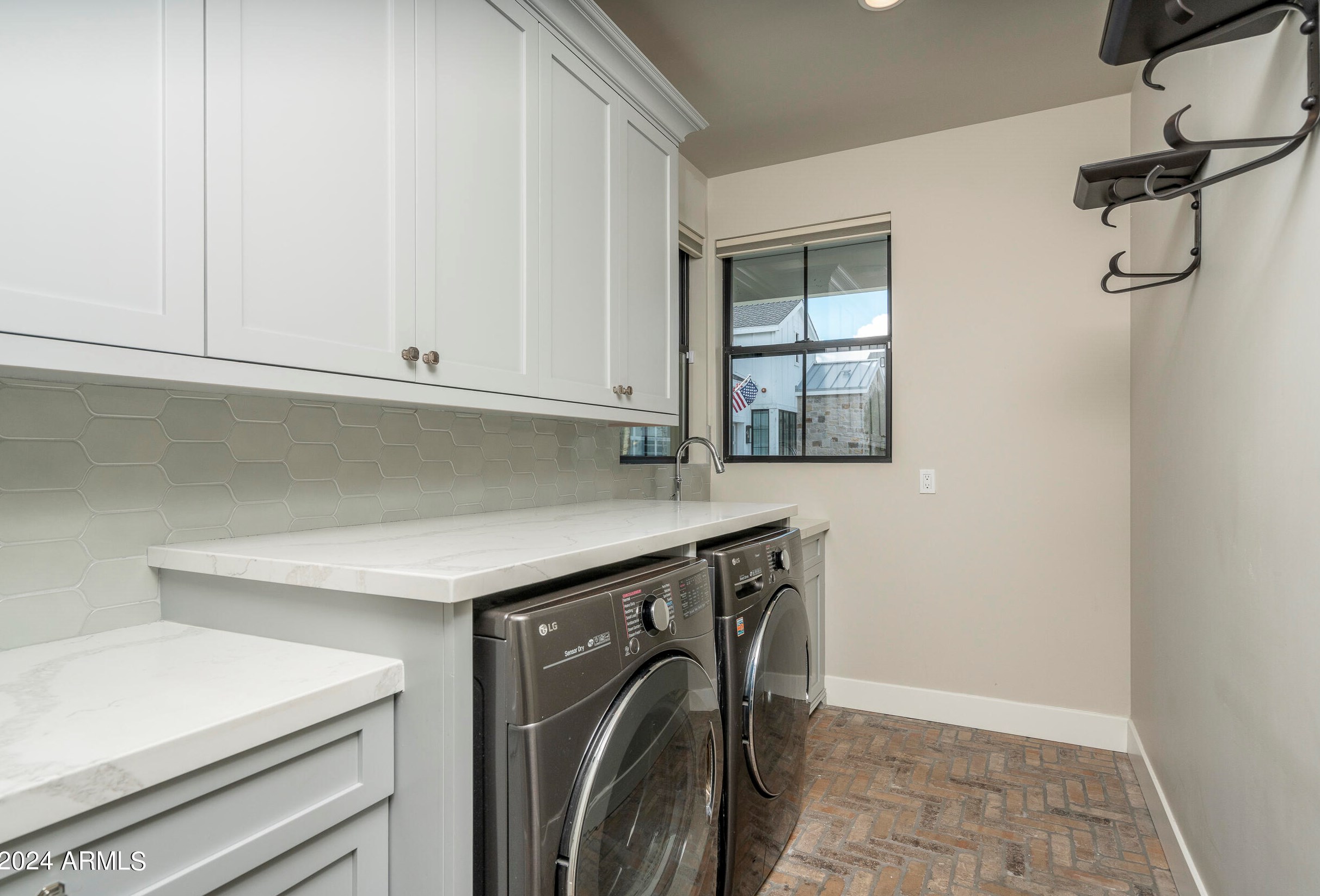 3719 Sells Dr, Phoenix AZ  85018-5625 exterior