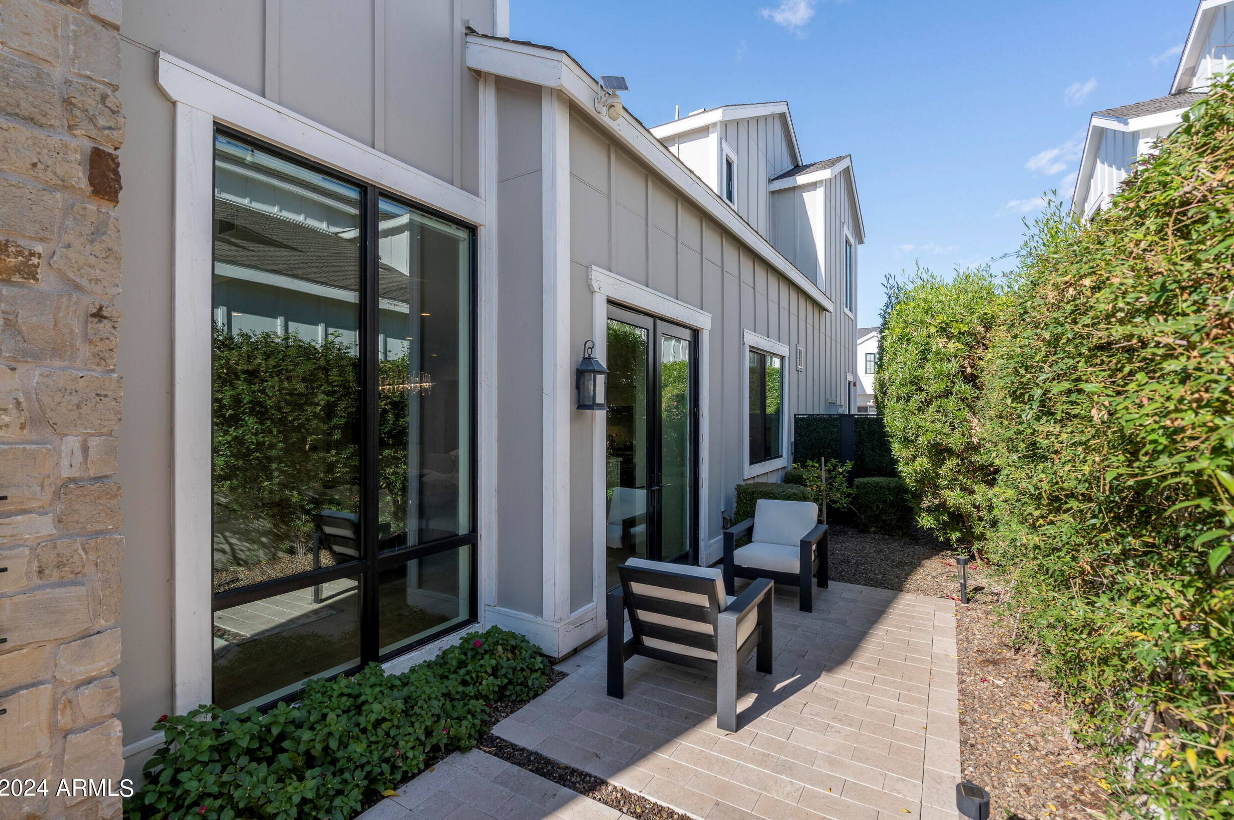 3719 Sells Dr, Phoenix AZ  85018-5625 exterior