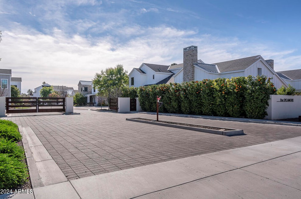 3719 Sells Dr, Phoenix AZ  85018-5625 exterior