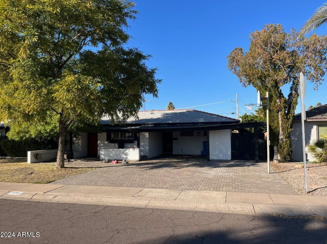 338 Elm St, Phoenix, AZ 85012-1704