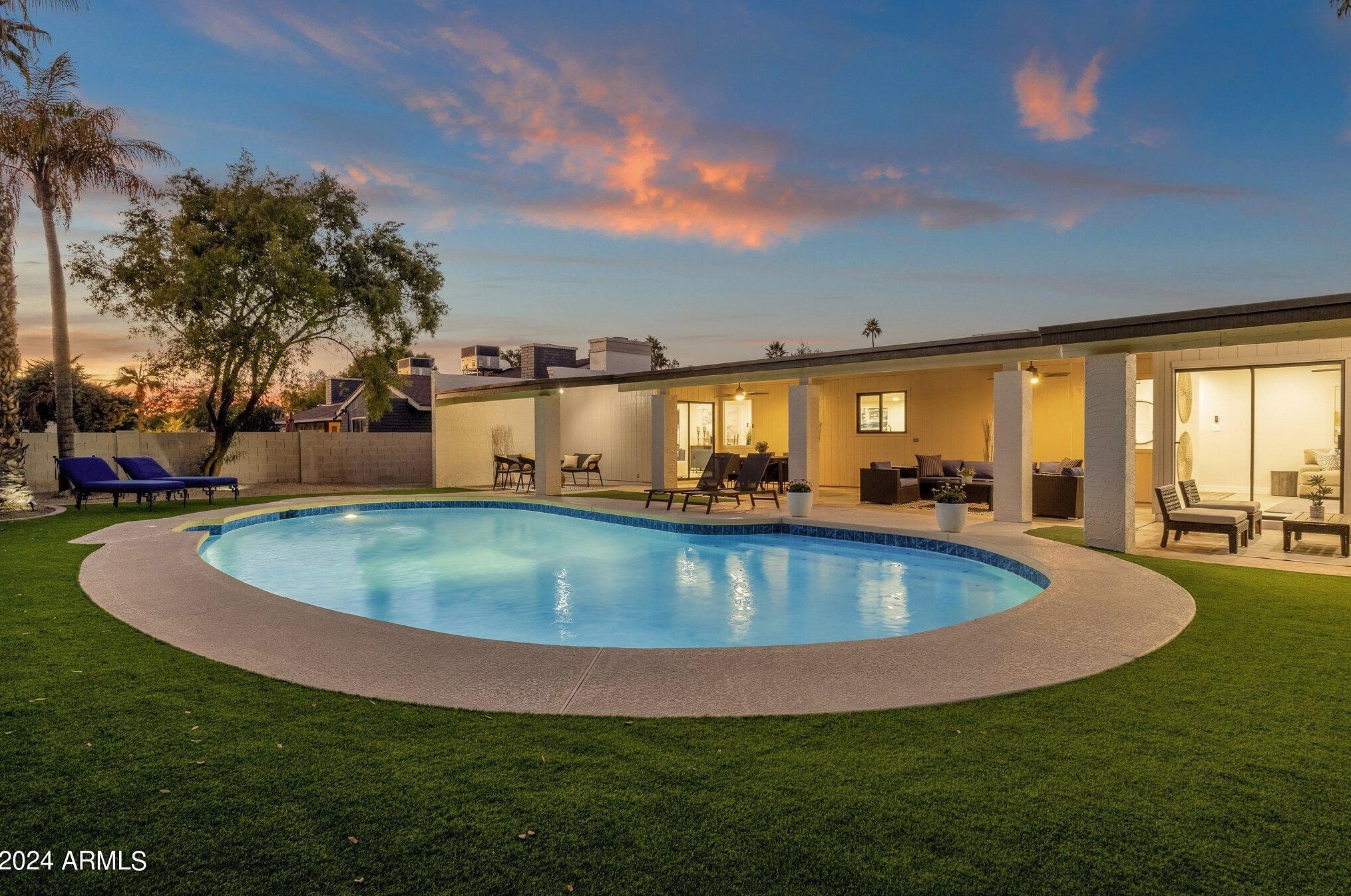 223 Pine Valley Dr, Phoenix AZ  85023-5284 exterior