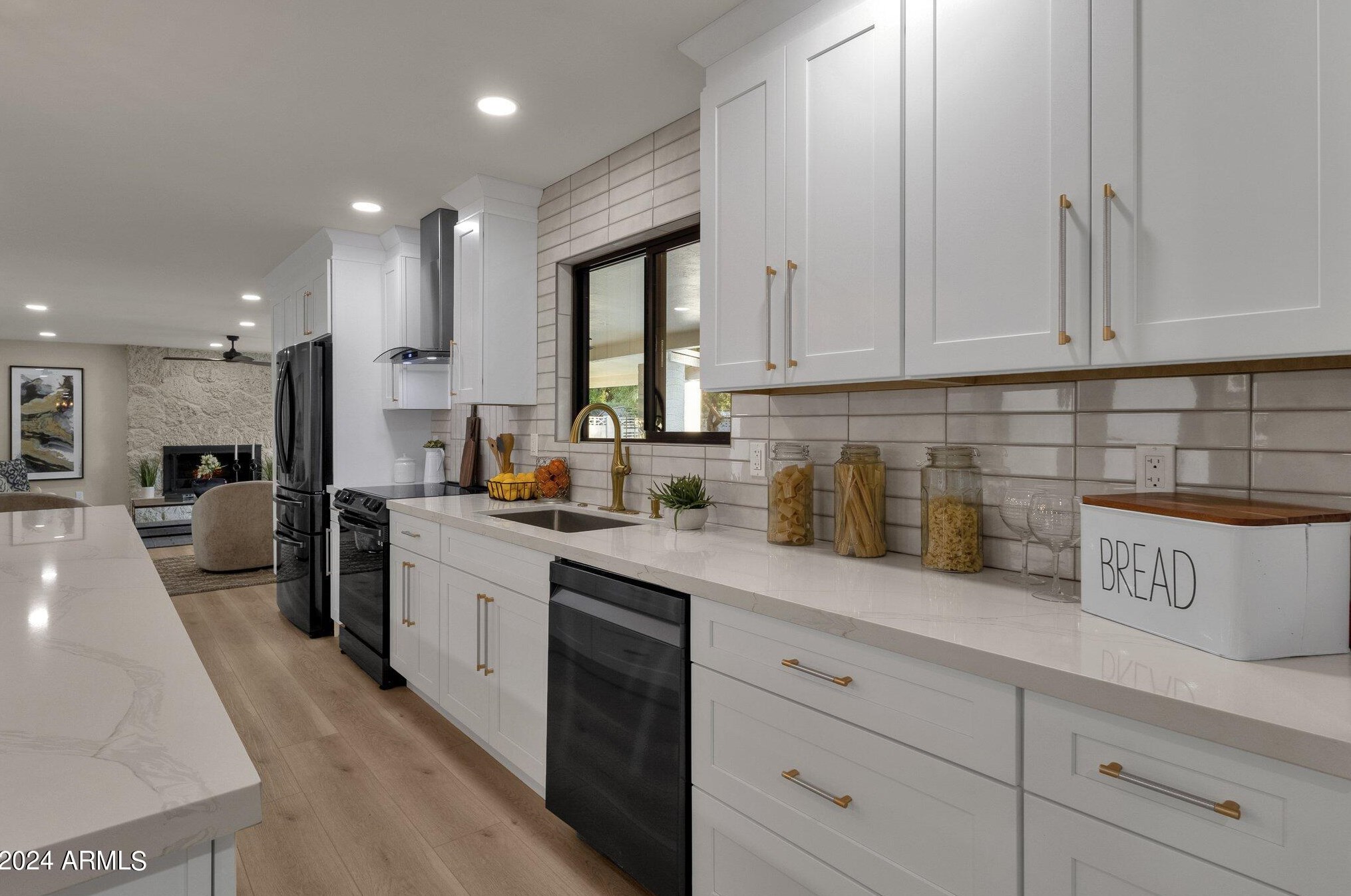 223 Pine Valley Dr, Phoenix AZ  85023-5284 exterior