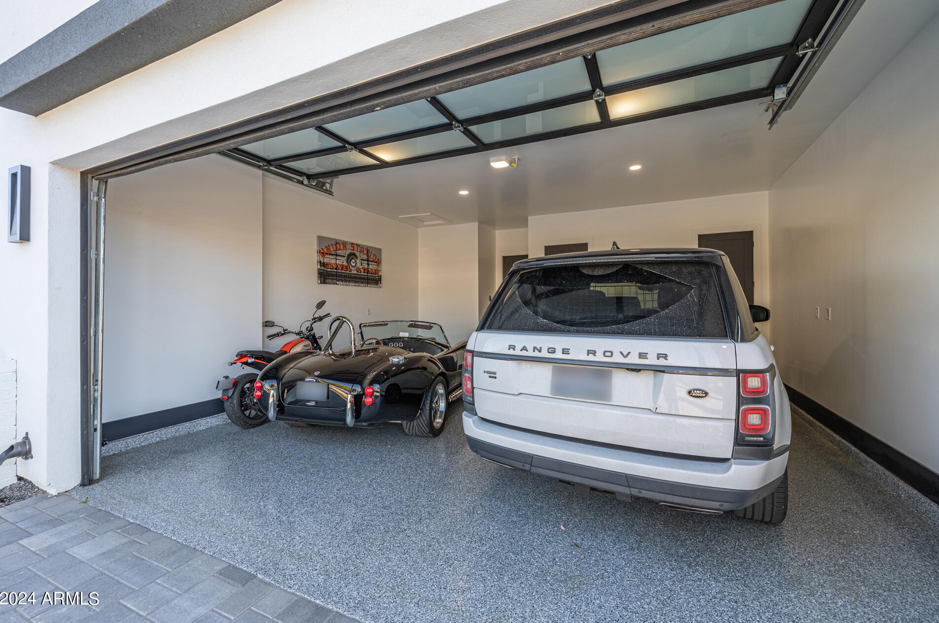 5319 Mitchell Dr, Phoenix AZ  85018-6132 exterior