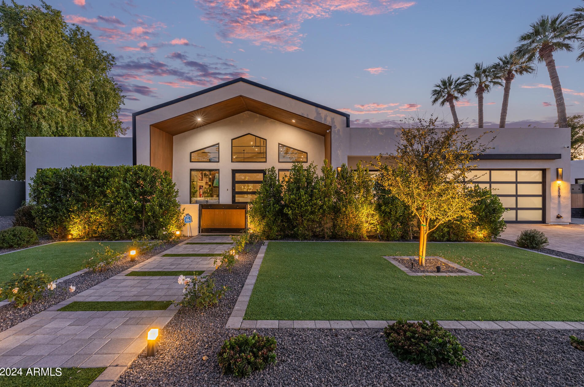 5319 Mitchell Dr, Phoenix AZ  85018-6132 exterior