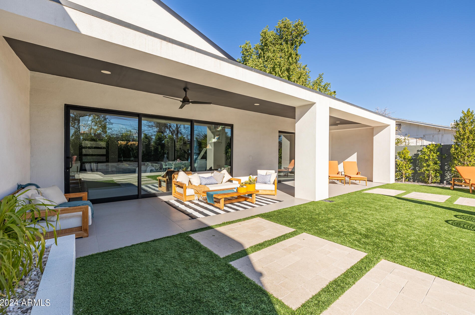 5319 Mitchell Dr, Phoenix AZ  85018-6132 exterior