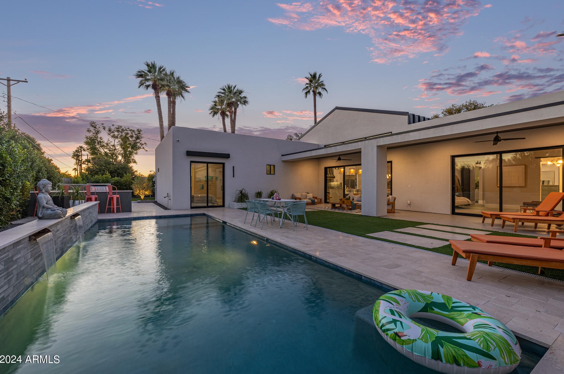 5319 Mitchell Dr, Phoenix AZ  85018-6132 exterior