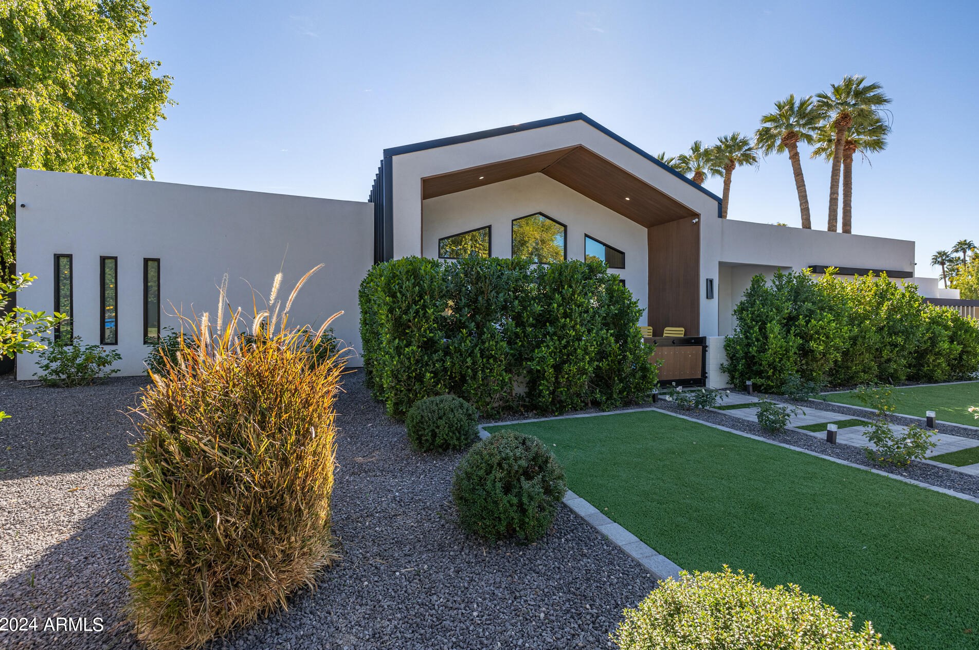 5319 Mitchell Dr, Phoenix AZ  85018-6132 exterior