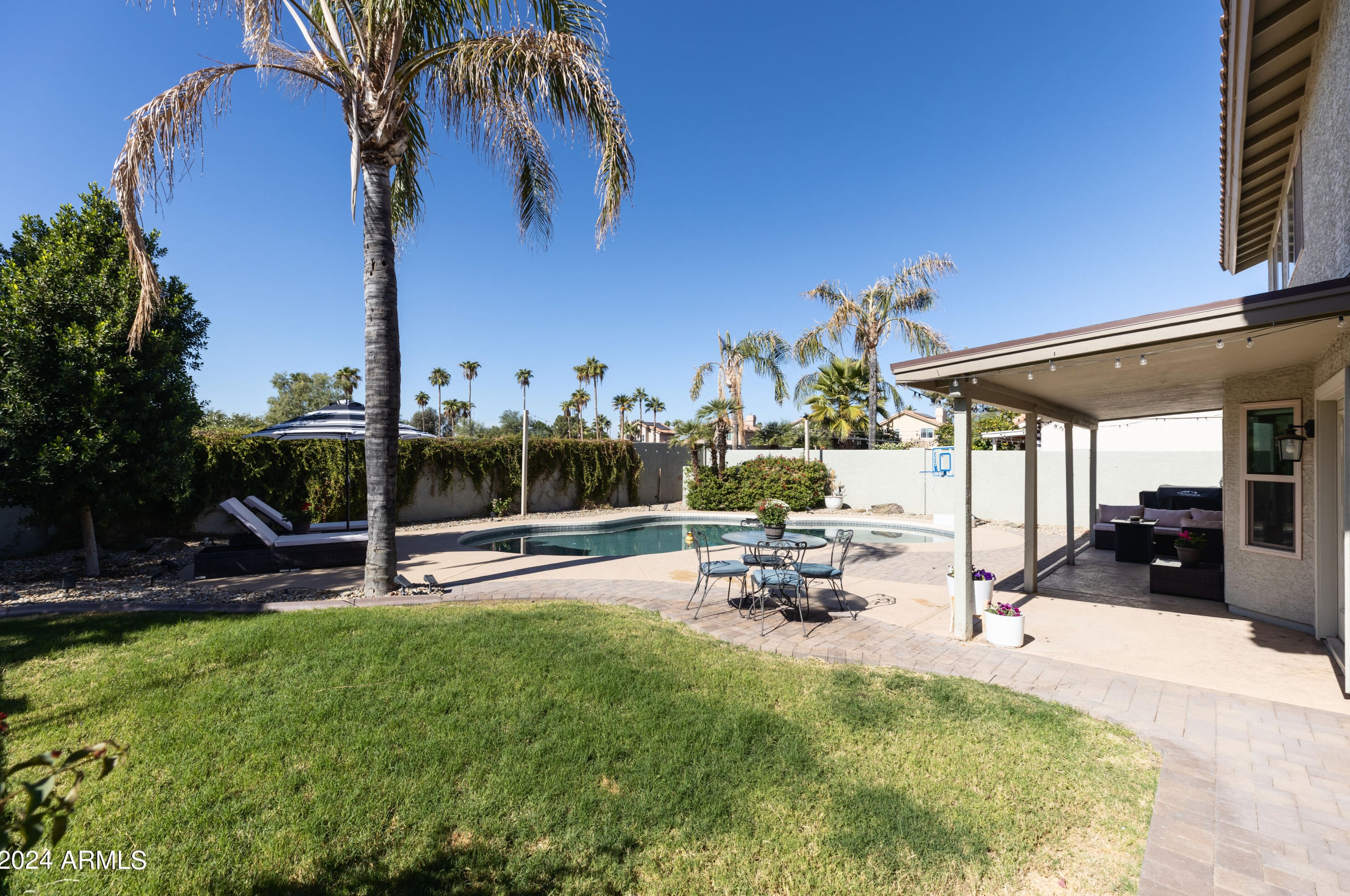 18236 45th St, Phoenix AZ  85032-1585 exterior