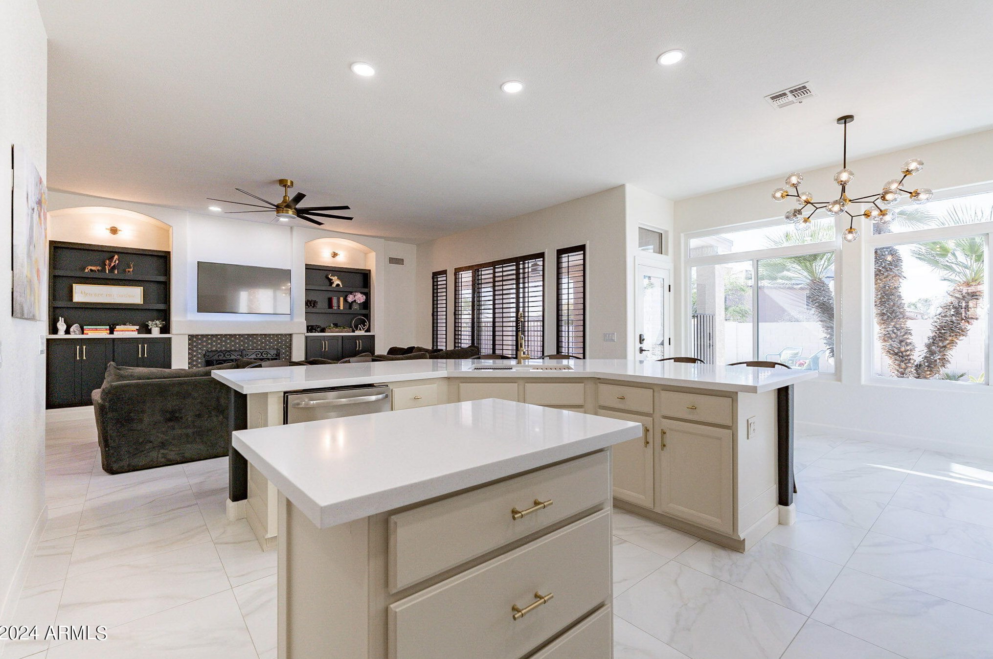 2123 Granite Vw Dr, Phoenix AZ 85044-7072 exterior