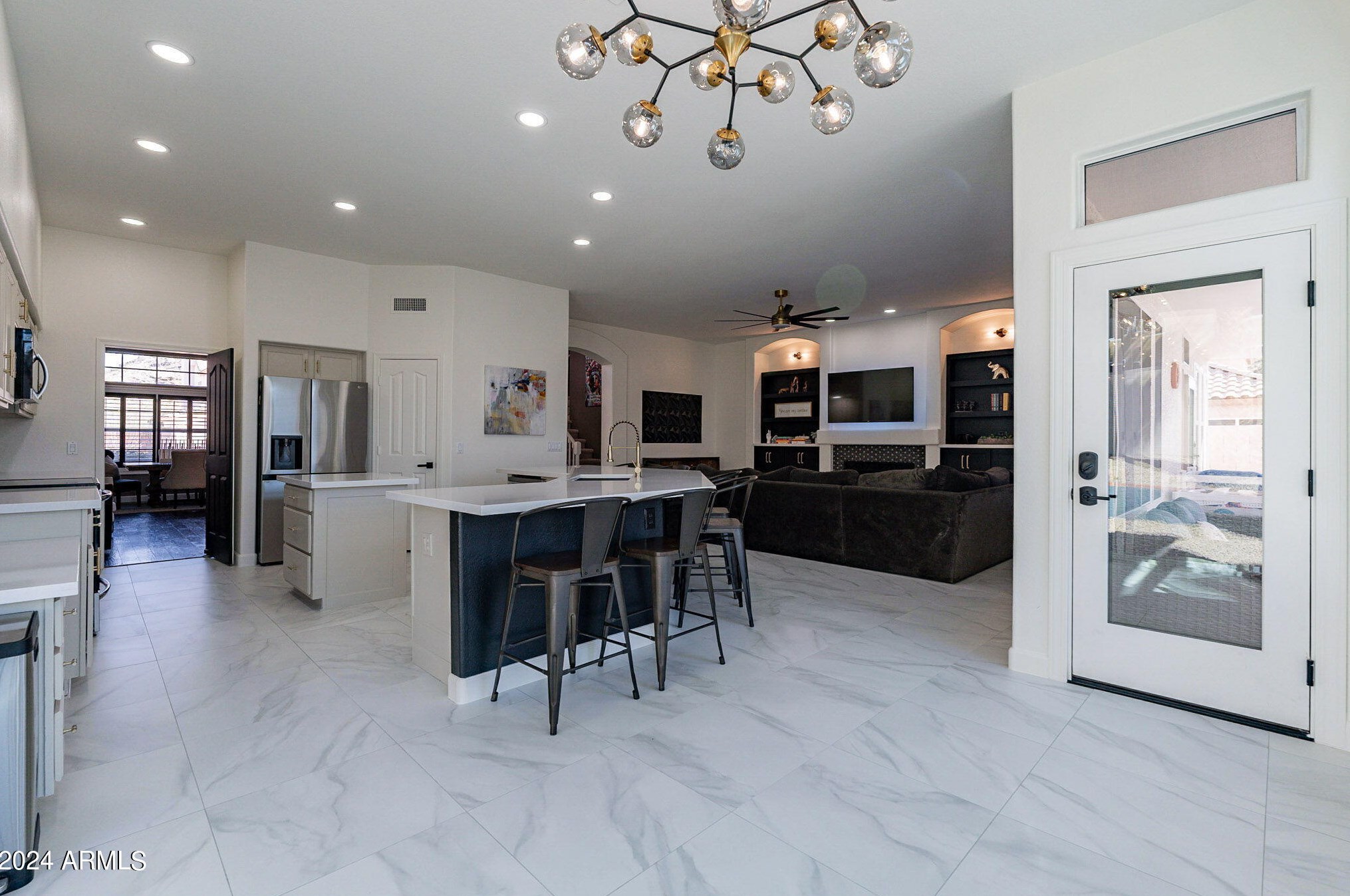 2123 Granite Vw Dr, Phoenix AZ 85044-7072 exterior