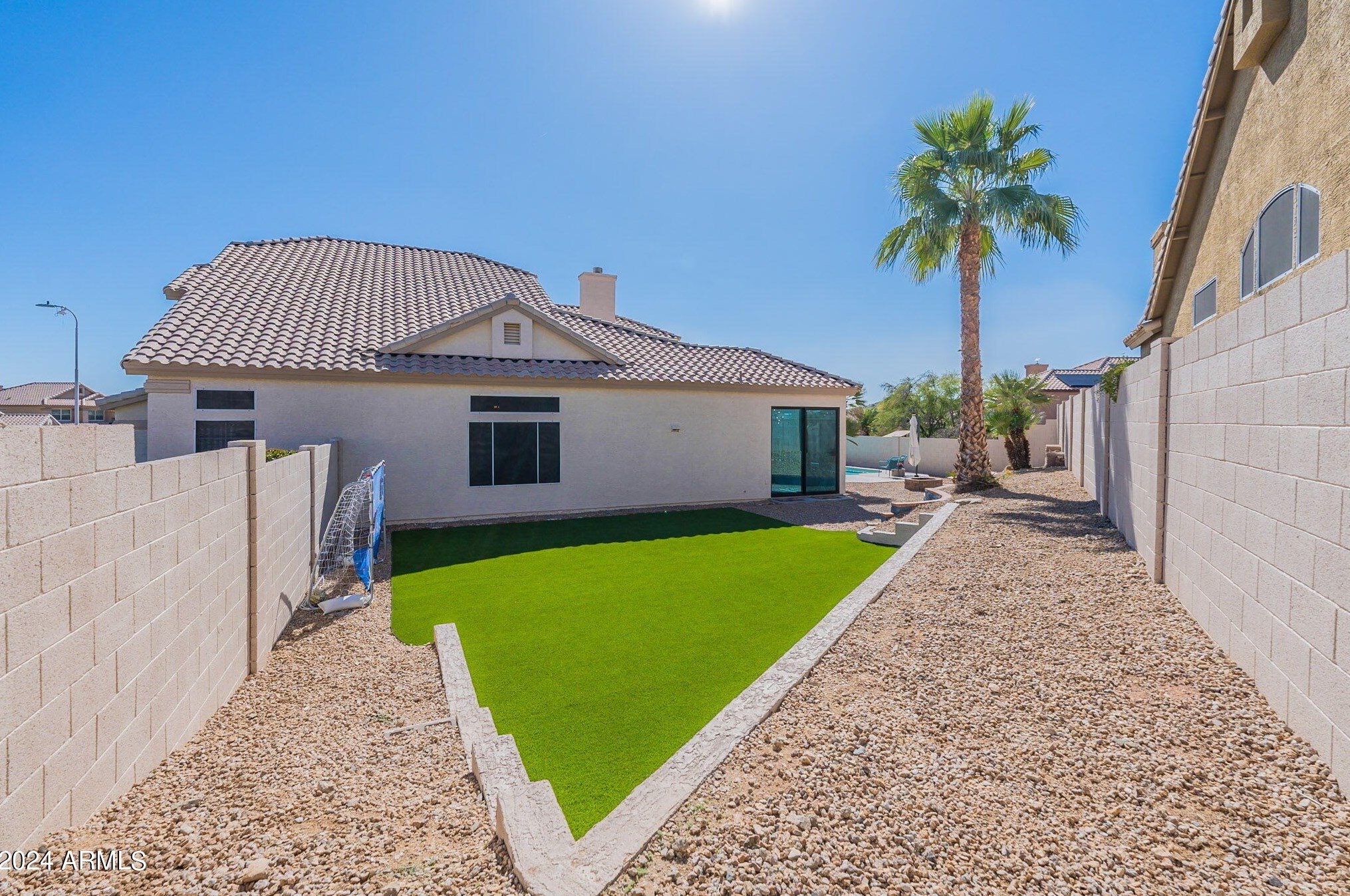 2123 Granite Vw Dr, Phoenix AZ 85044-7072 exterior