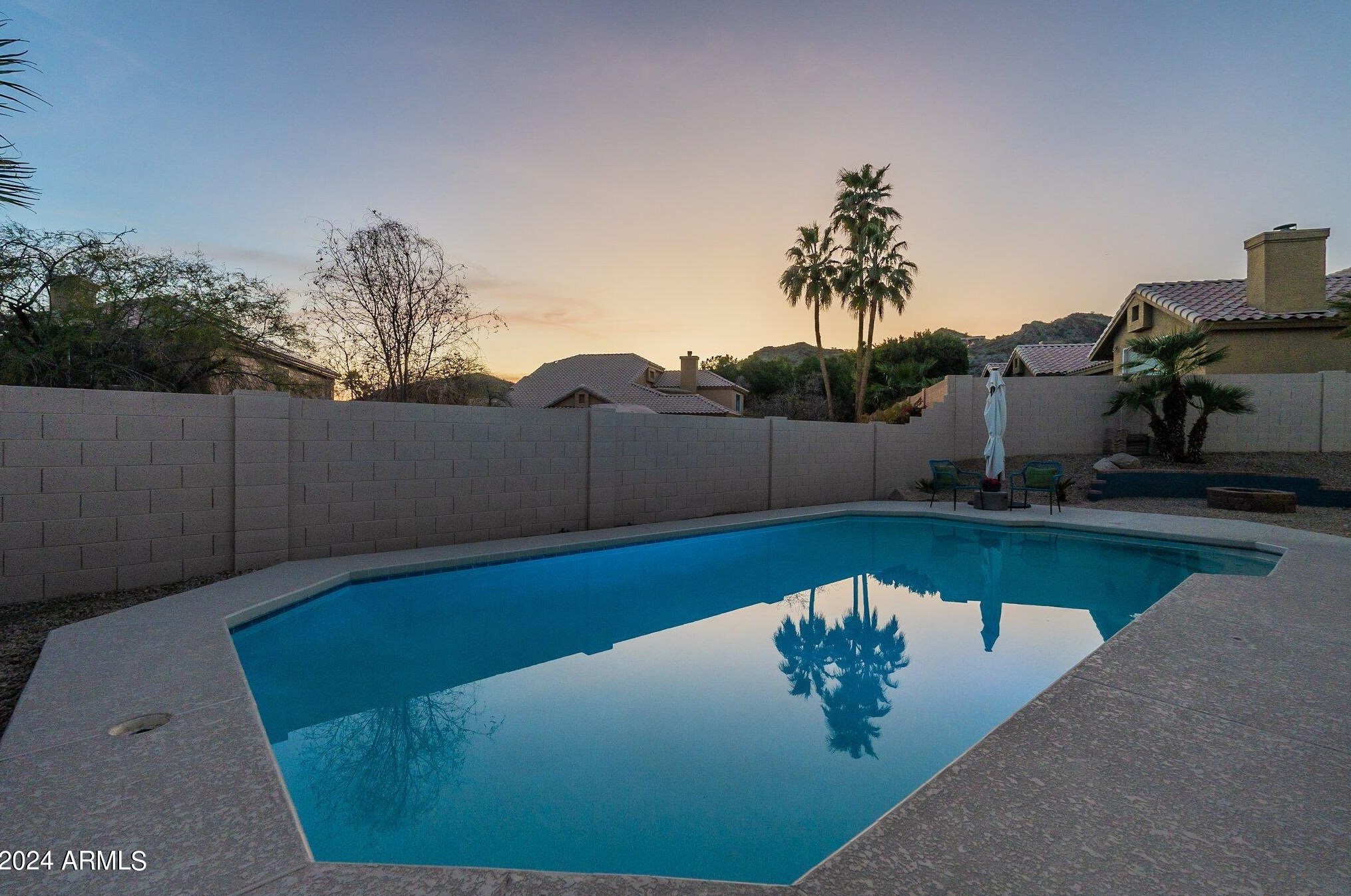 2123 Granite Vw Dr, Phoenix AZ 85044-7072 exterior