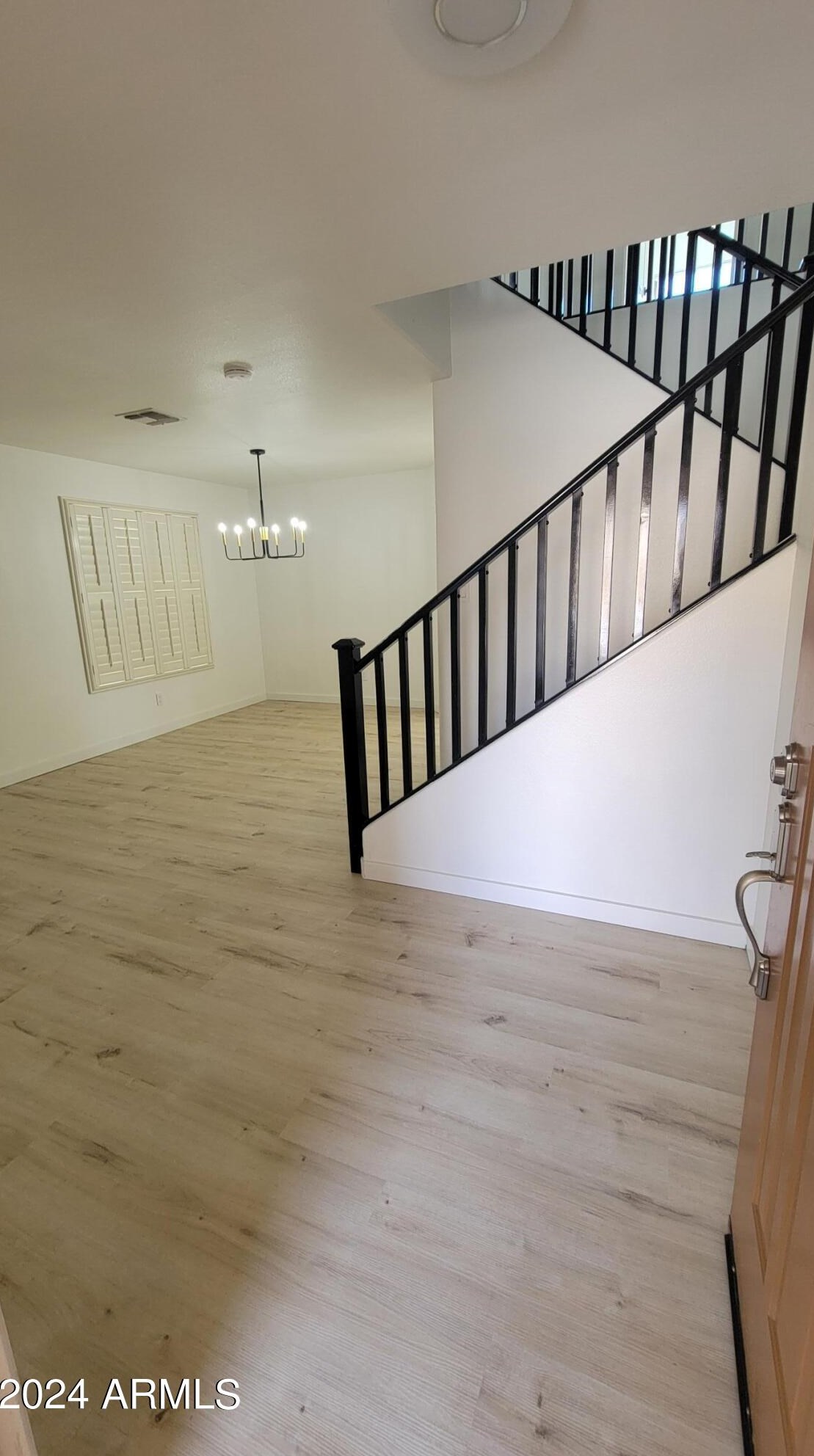 2427 Via Dona Rd, Phoenix AZ  85085-5725 exterior