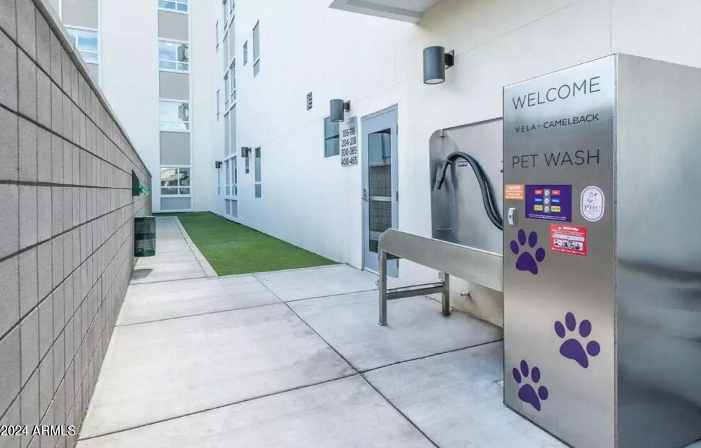 4949 7th St, Phoenix AZ 85014-3102 exterior