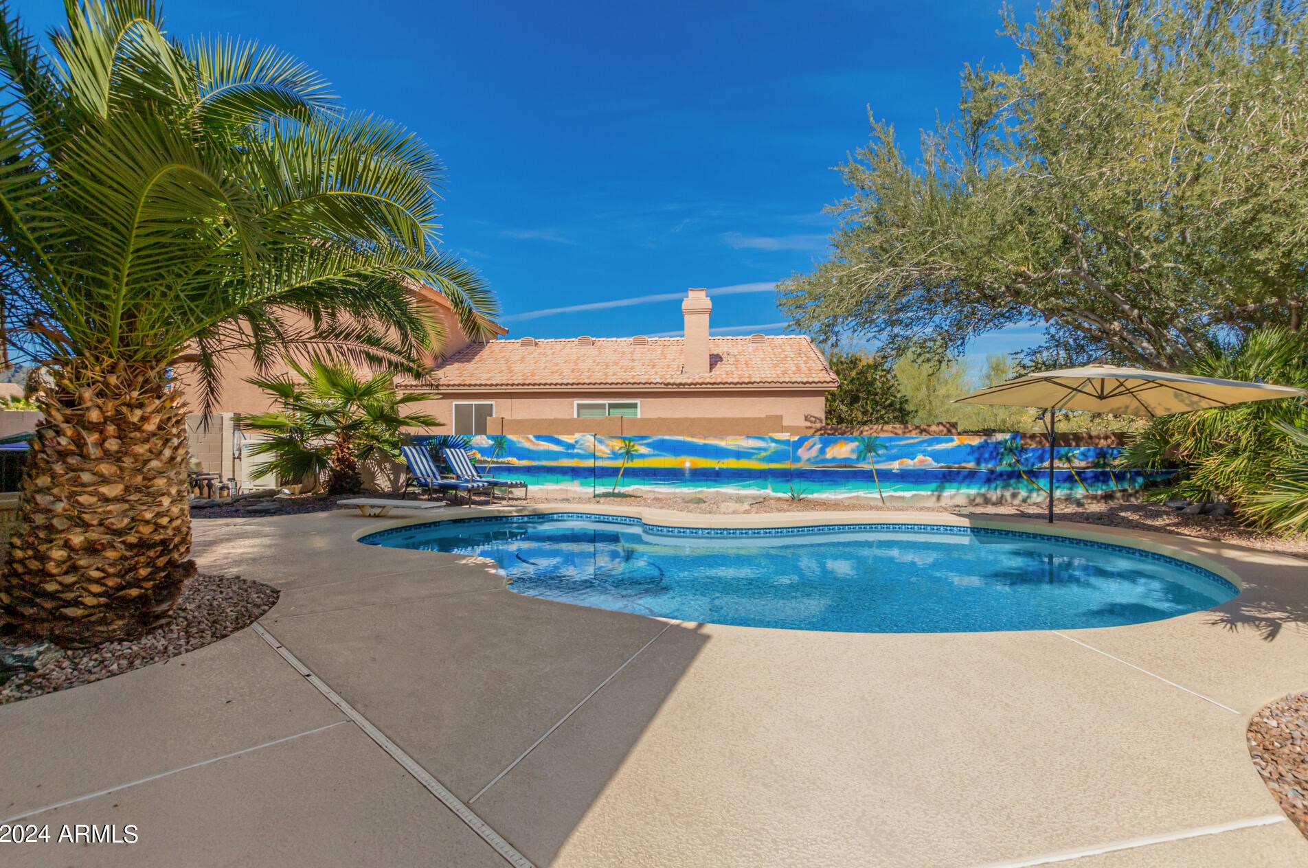 1367 Amberwood Dr, Phoenix AZ  85045-0605 exterior