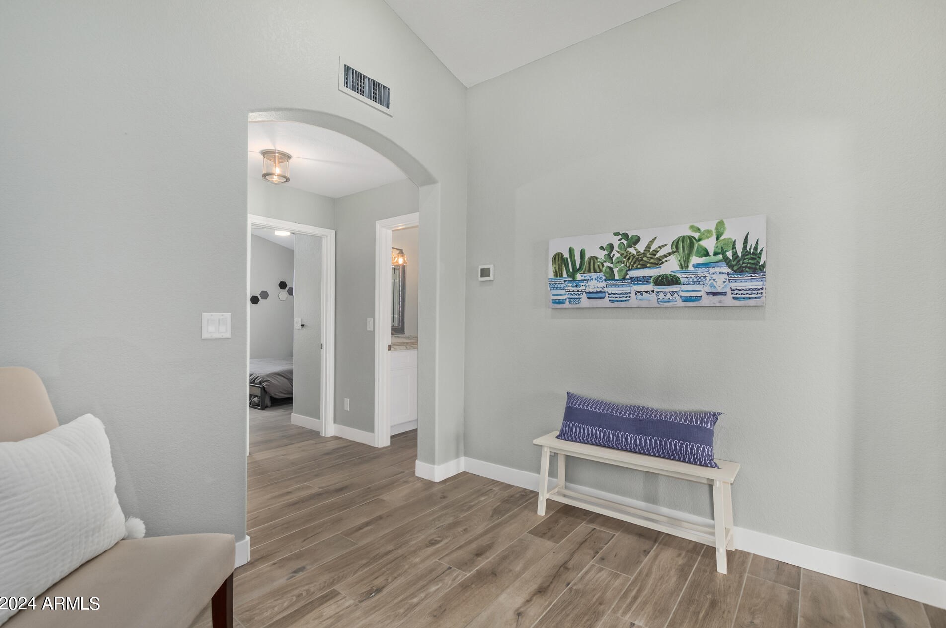 1367 Amberwood Dr, Phoenix AZ  85045-0605 exterior