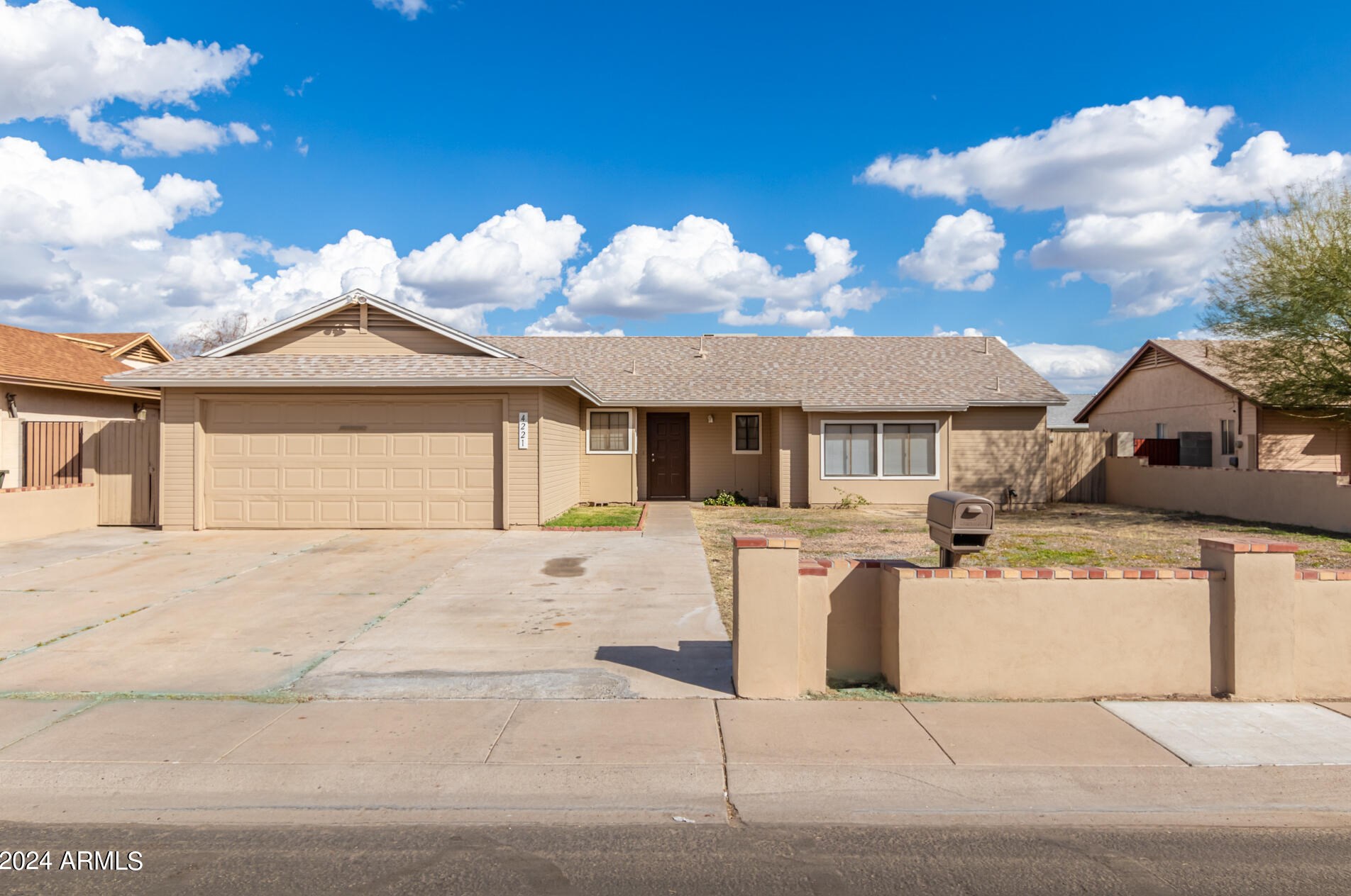 4221 79th Ln, Phoenix, AZ 85033-2920