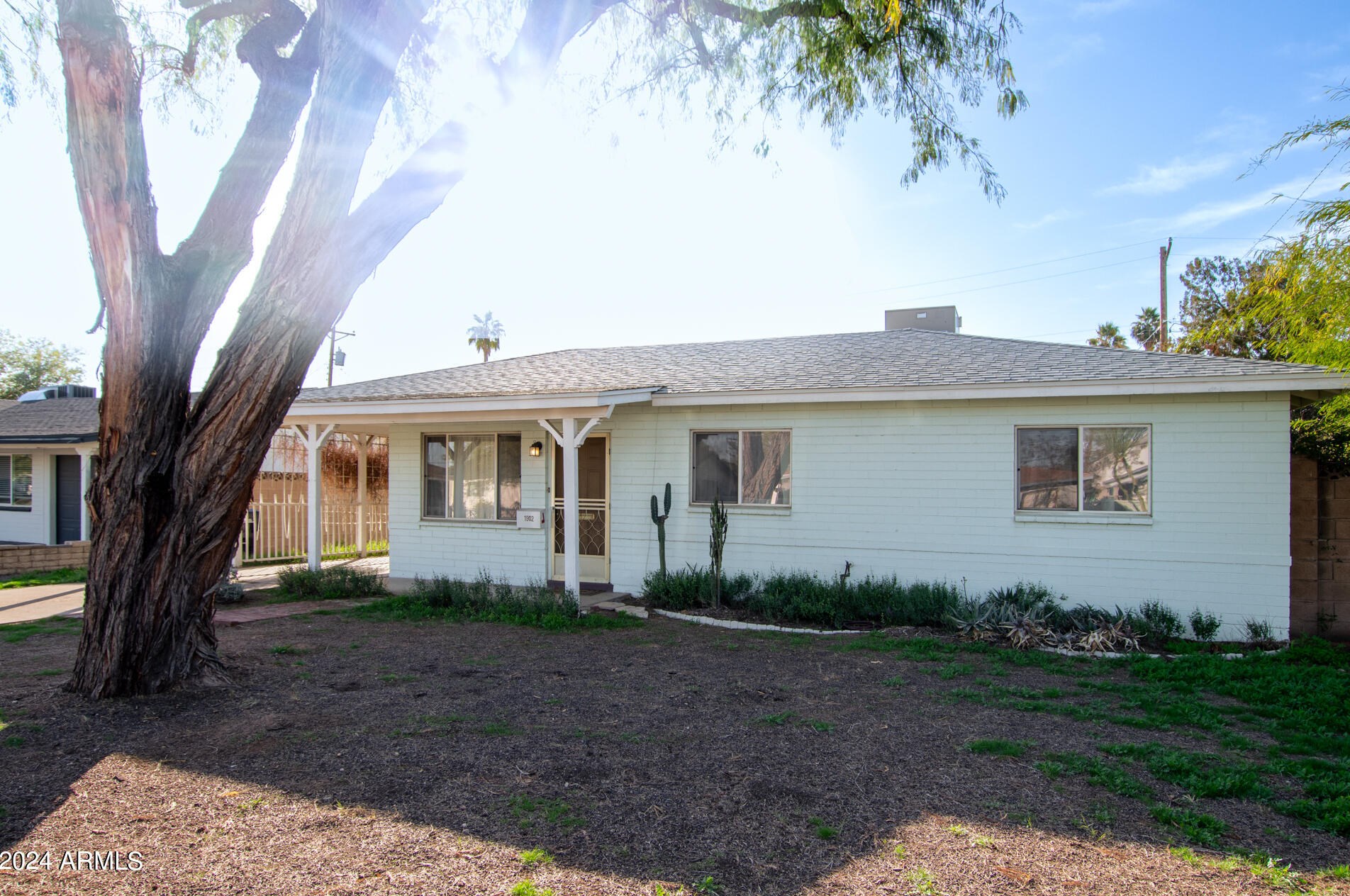 1902 45th St, Phoenix, AZ 85008-4106