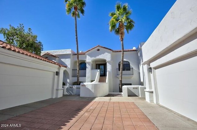 6122 28th St, Phoenix, AZ 85016-2164