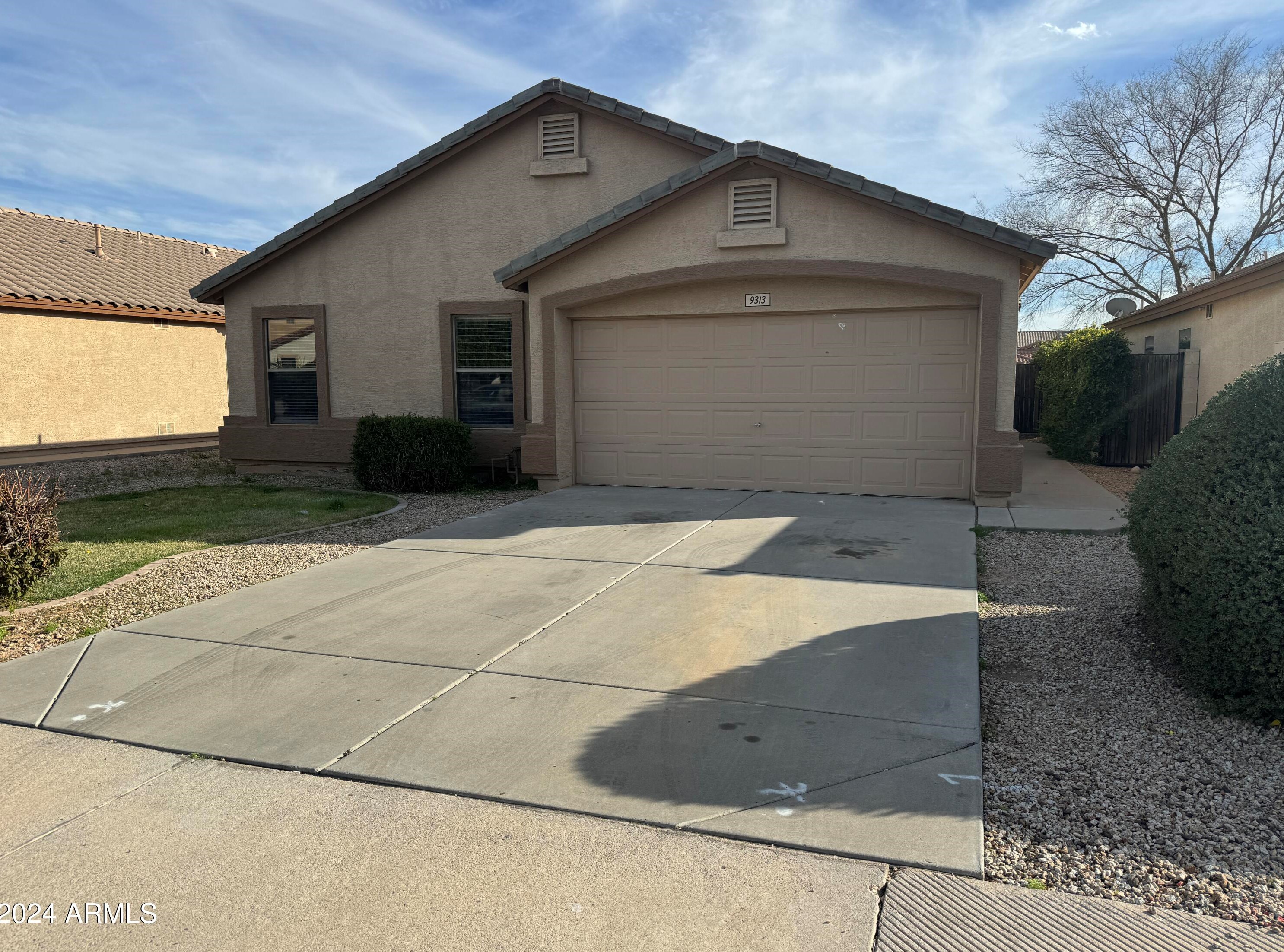 9313 E Olla Ave, Mesa, AZ 85212