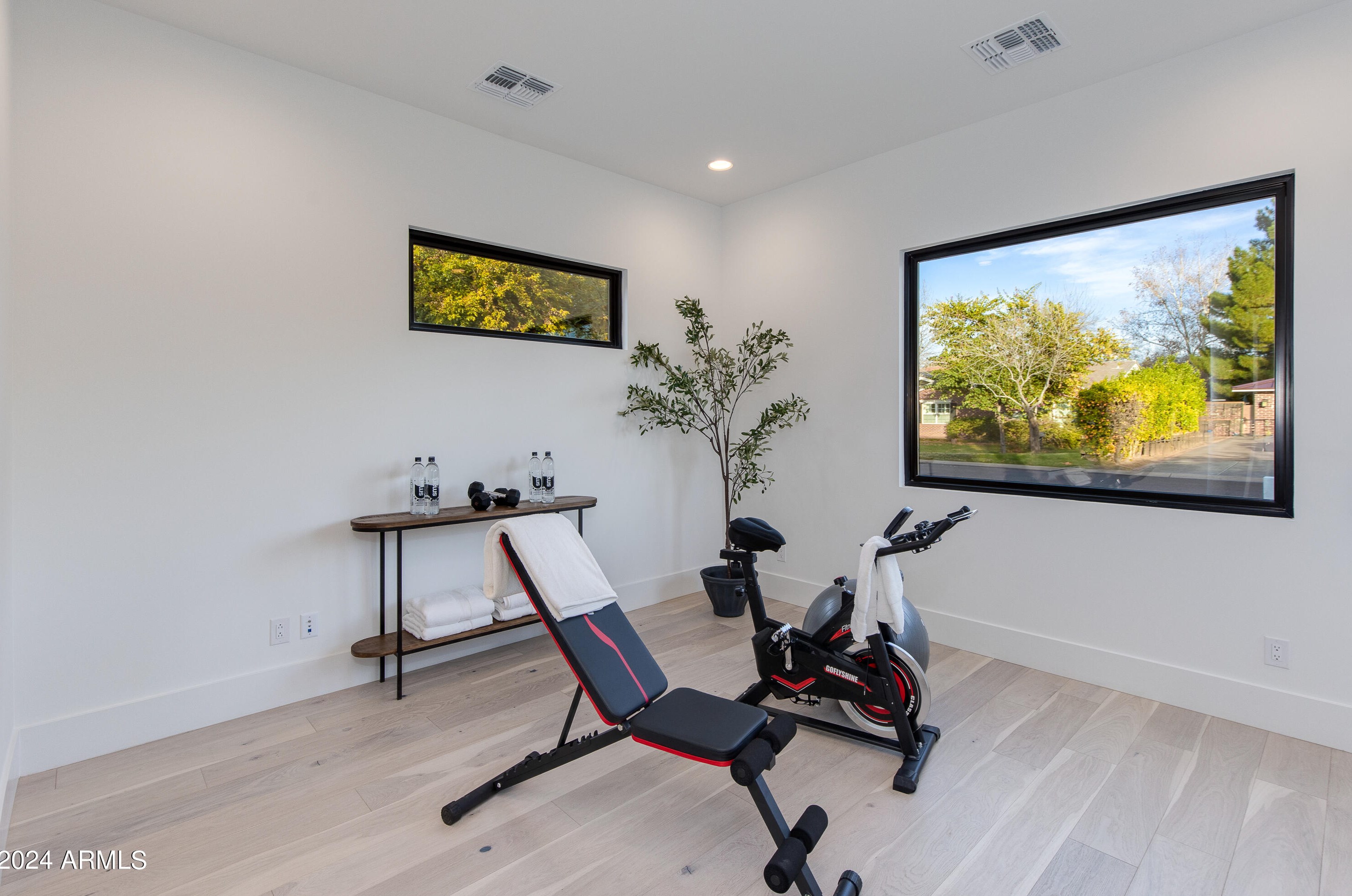 4164 33rd St, Phoenix AZ  85018-4725 exterior