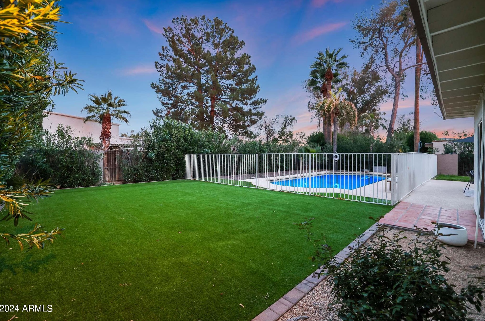 15041 7th Dr, Phoenix AZ  85023-5213 exterior