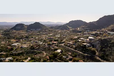 4524 E Moonlight Way #4, Paradise Valley, AZ 85253 - Photo 2