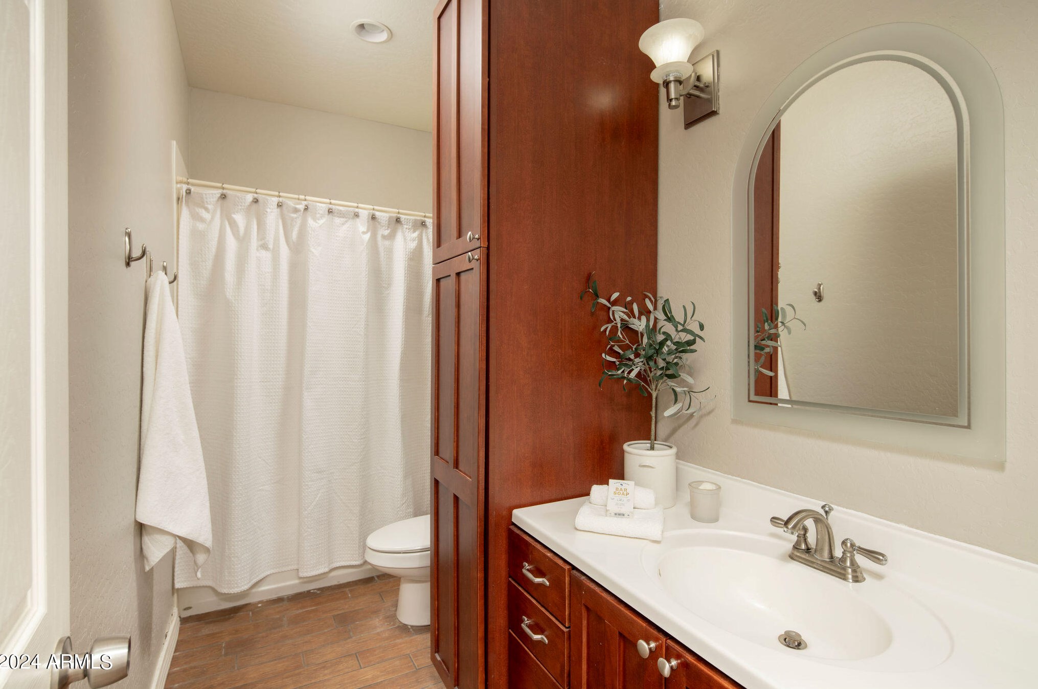 5424 Hashknife Rd, Phoenix AZ  85054-7158 exterior